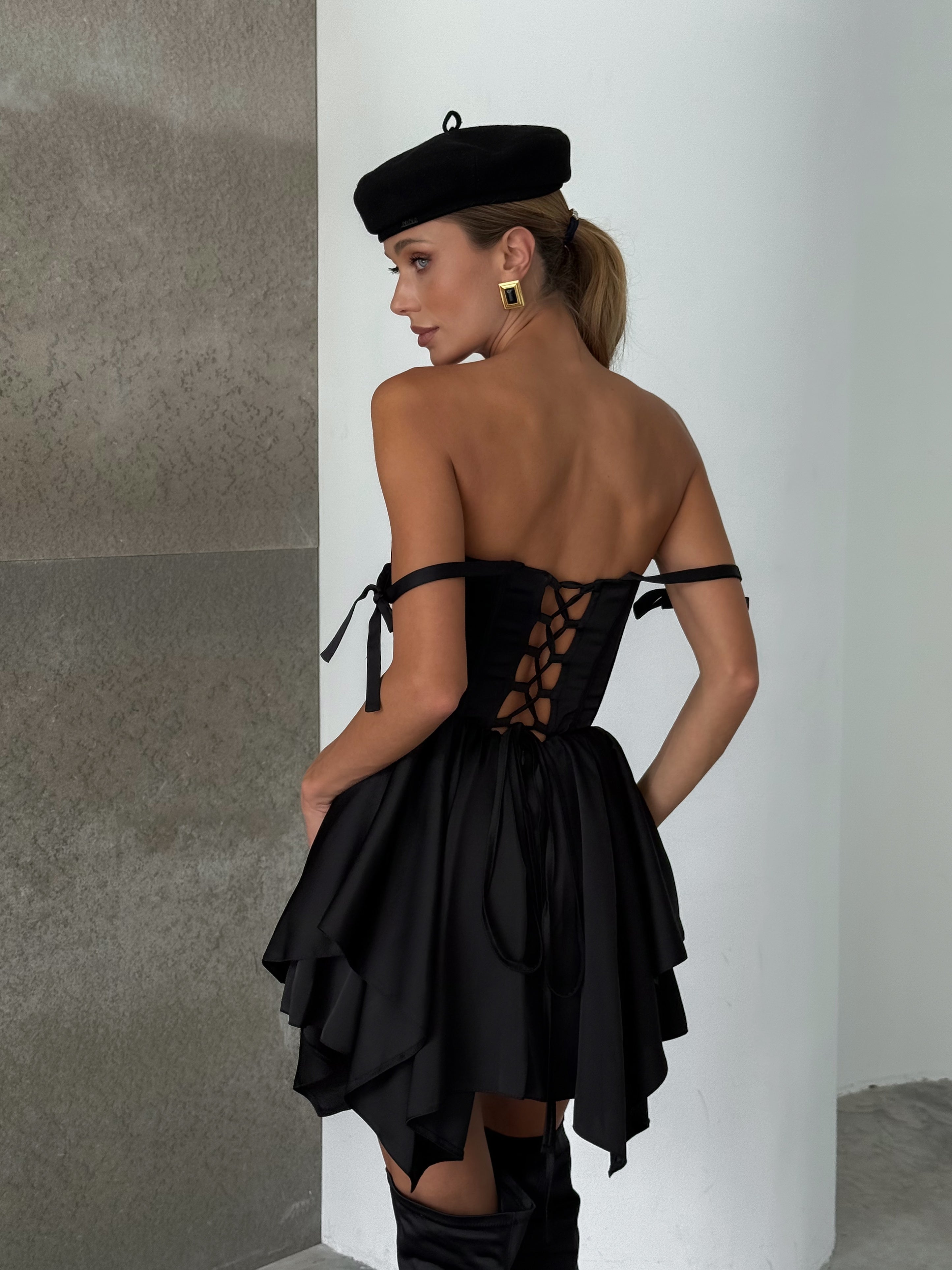 Playsuit “Lindi” – Satin Corset Elegance with Shorts