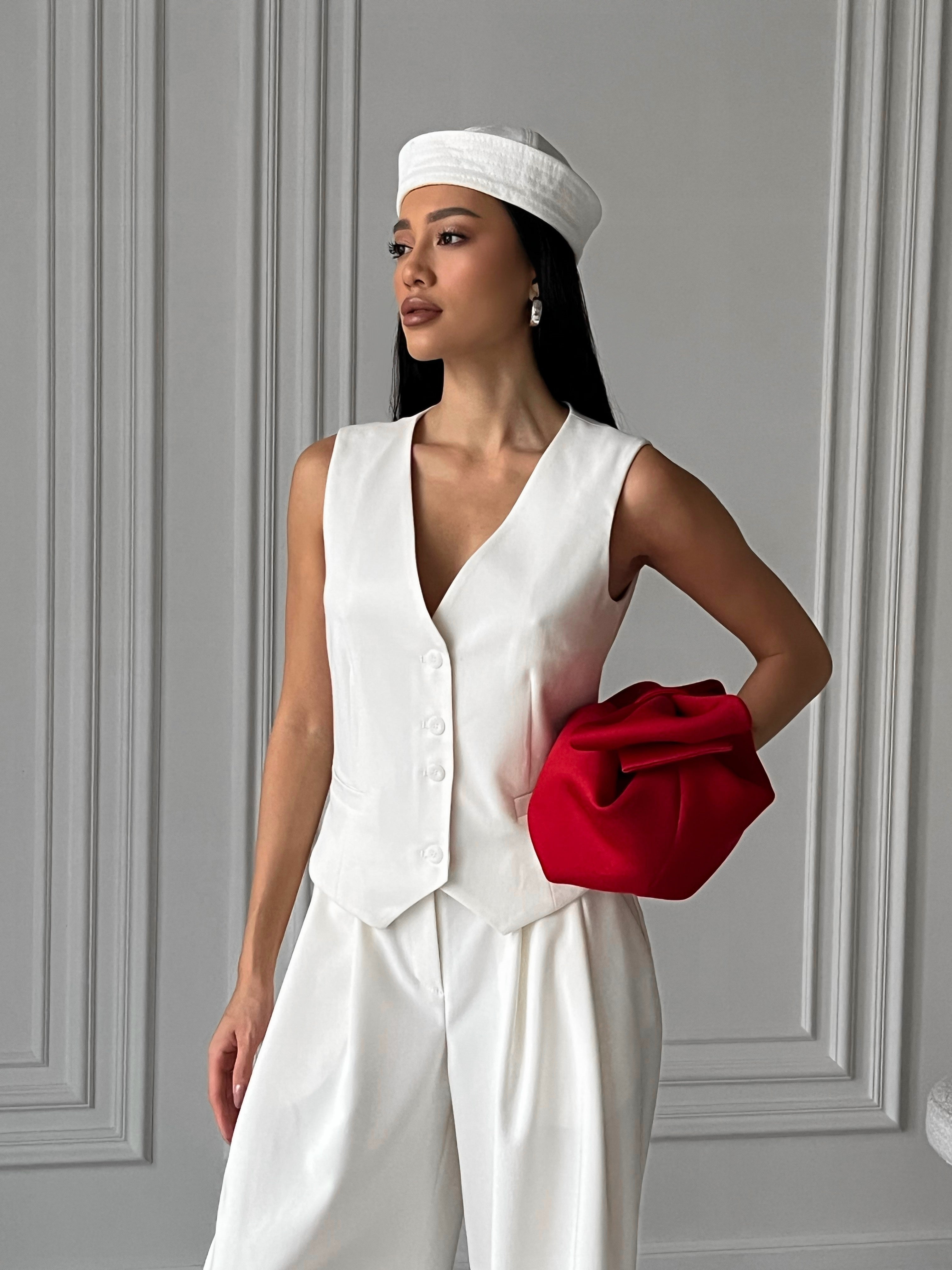 Suit “OSHO 02” – Structured Elegance in Premium Crepe