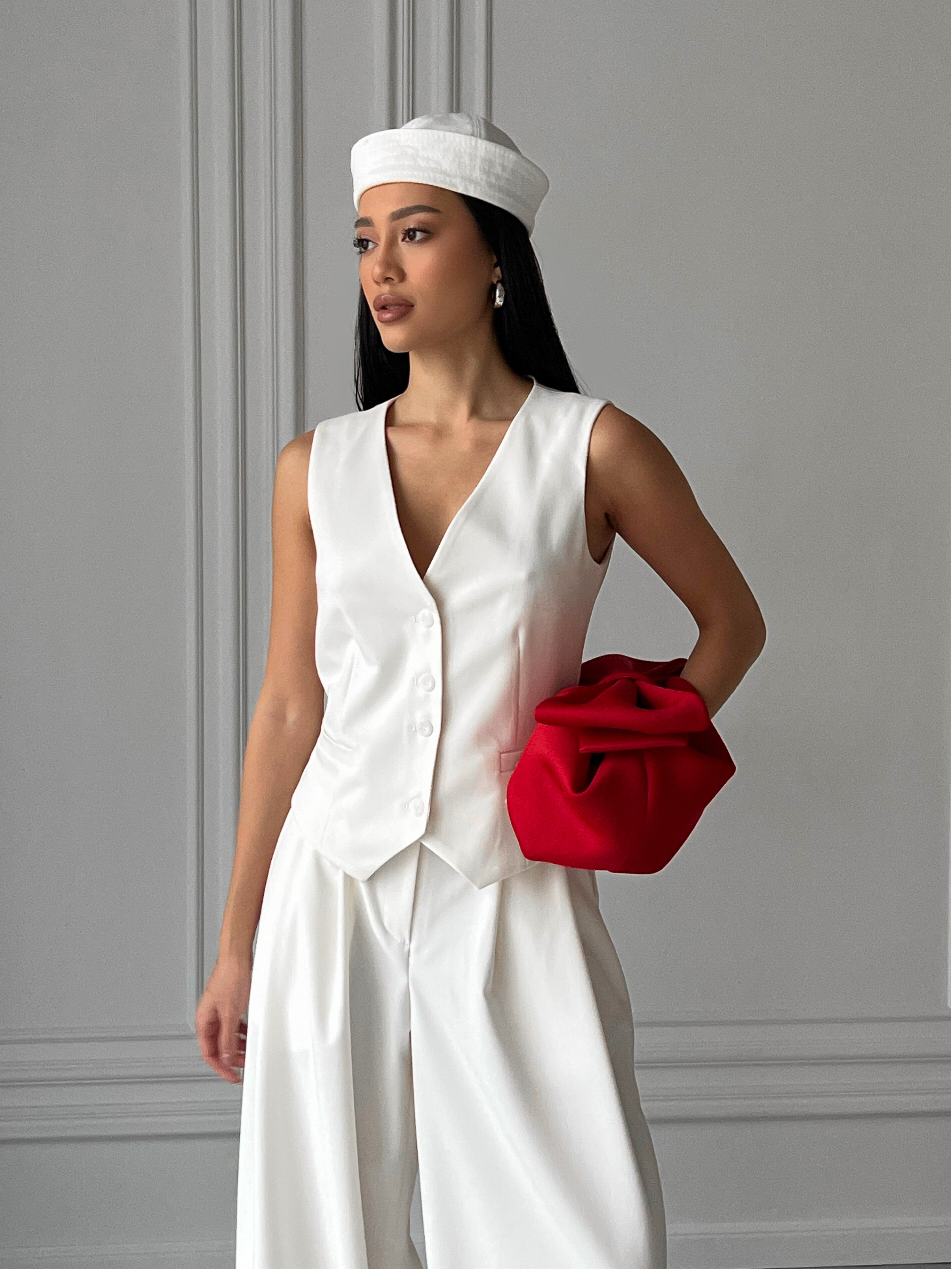 Suit “OSHO 02” – Structured Elegance in Premium Crepe