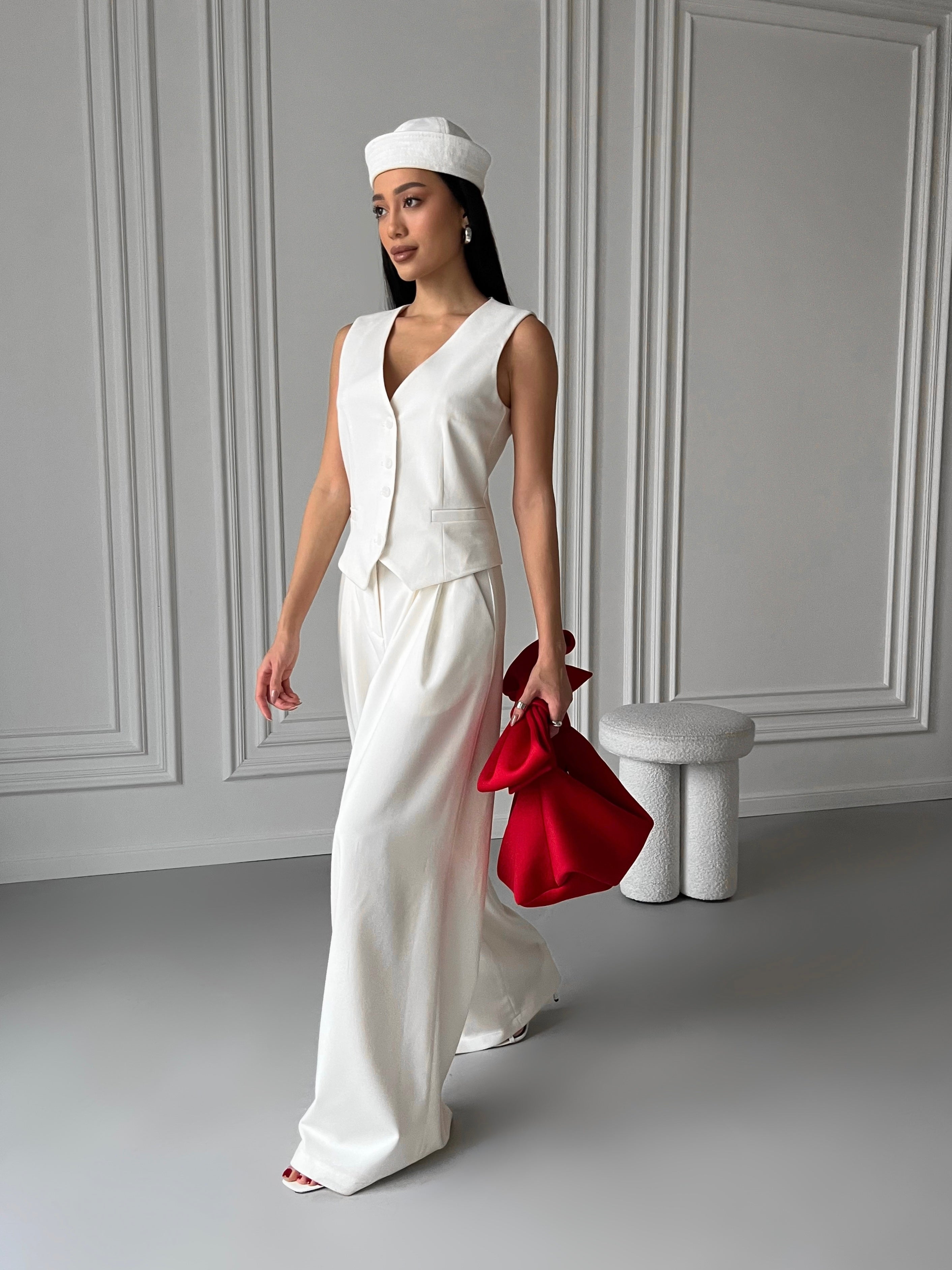 Suit “OSHO 02” – Structured Elegance in Premium Crepe