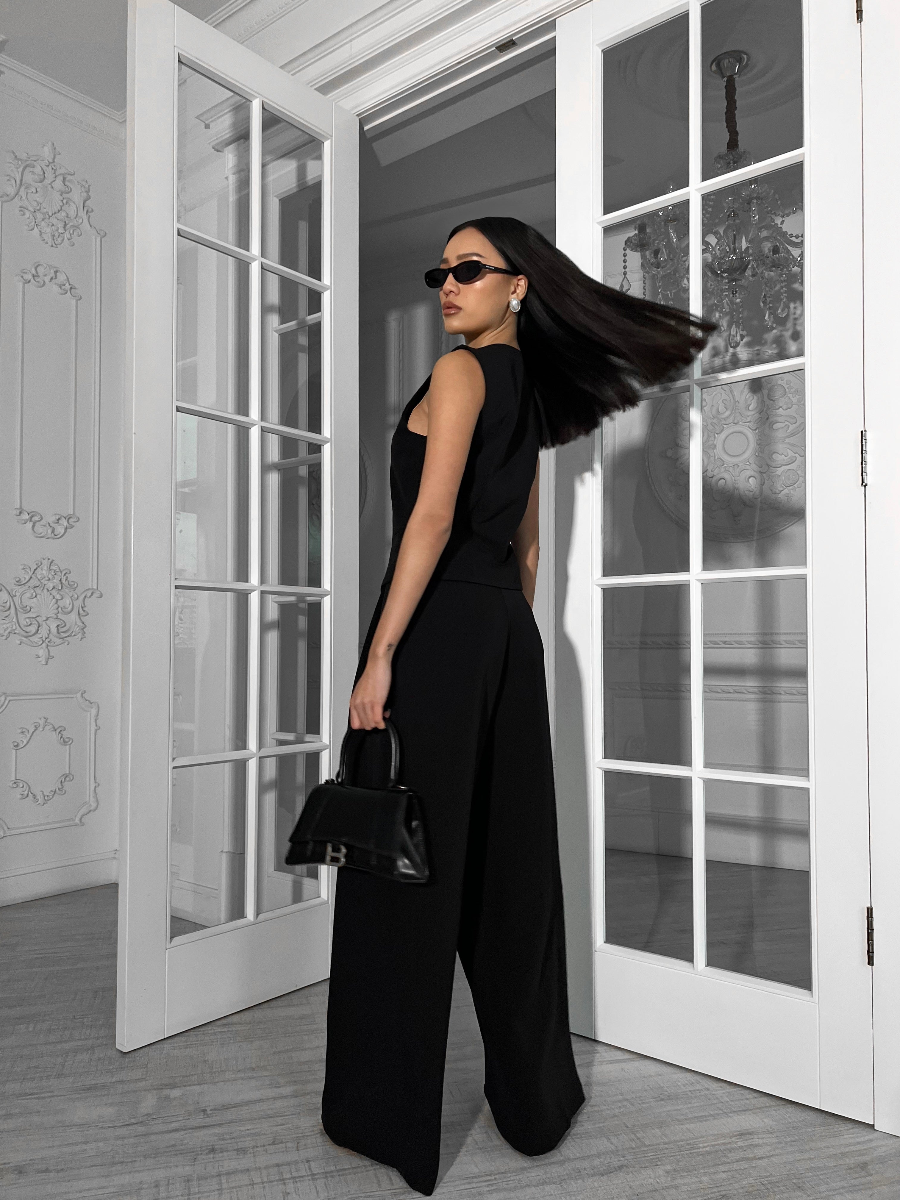 Suit “OSHO 02” – Structured Elegance in Premium Crepe