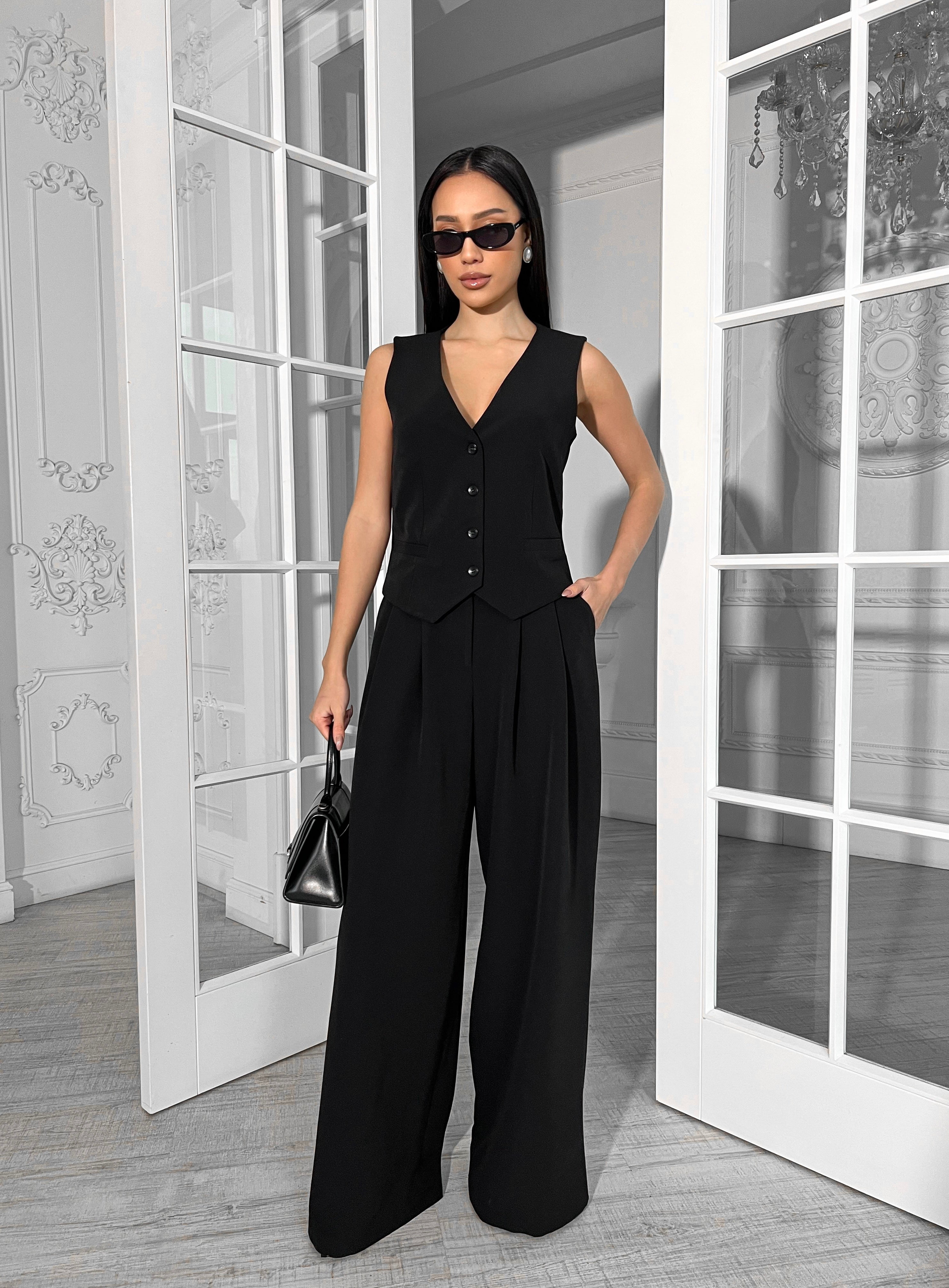 Suit “OSHO 02” – Structured Elegance in Premium Crepe