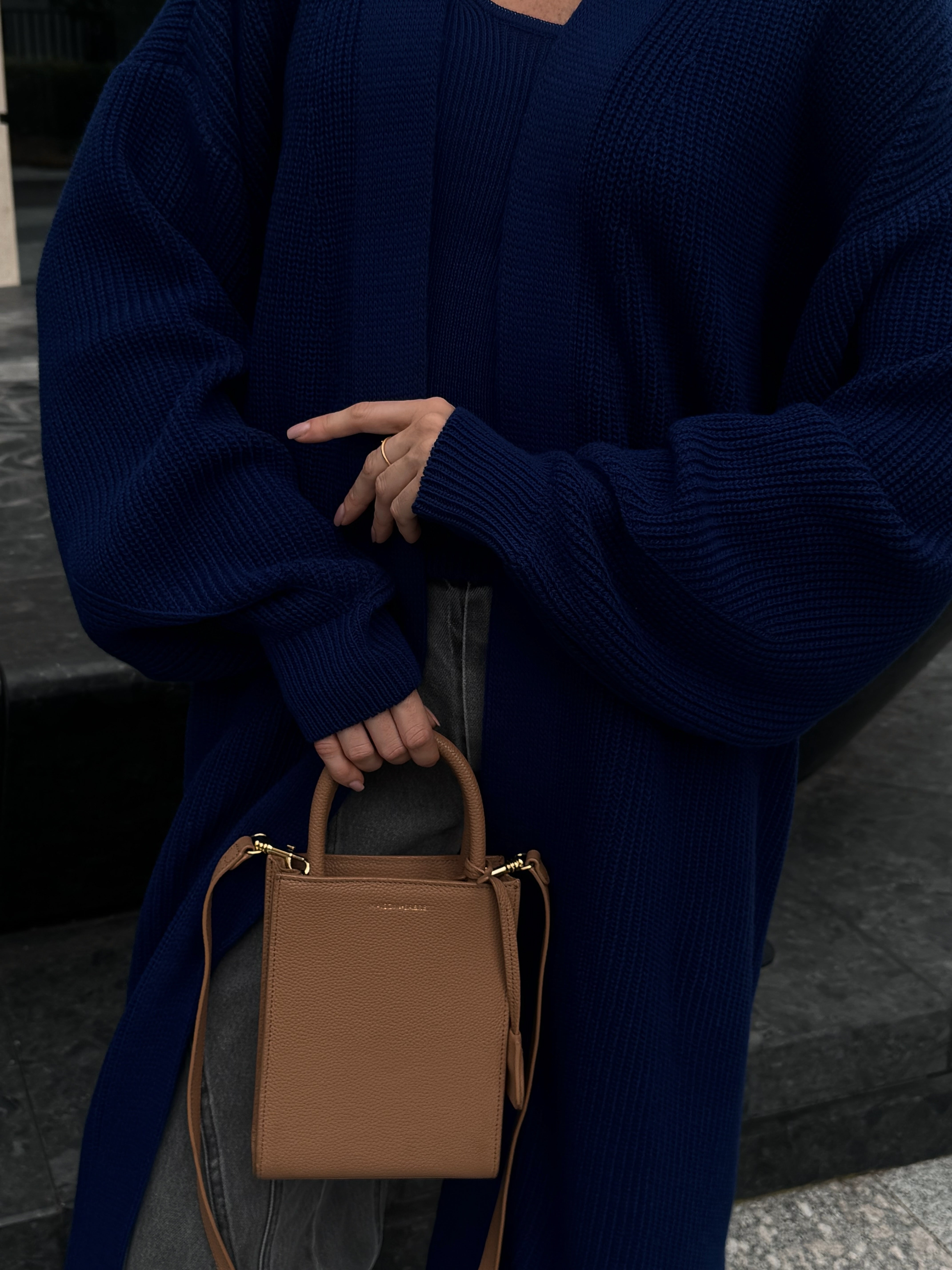 Cardigan “Kashtan” – Elongated Silhouette with Soft Structure