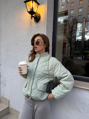 Aurora Quilted Jacket – Lightweight Mid-Season Puffer with Water-Repellent Fabric