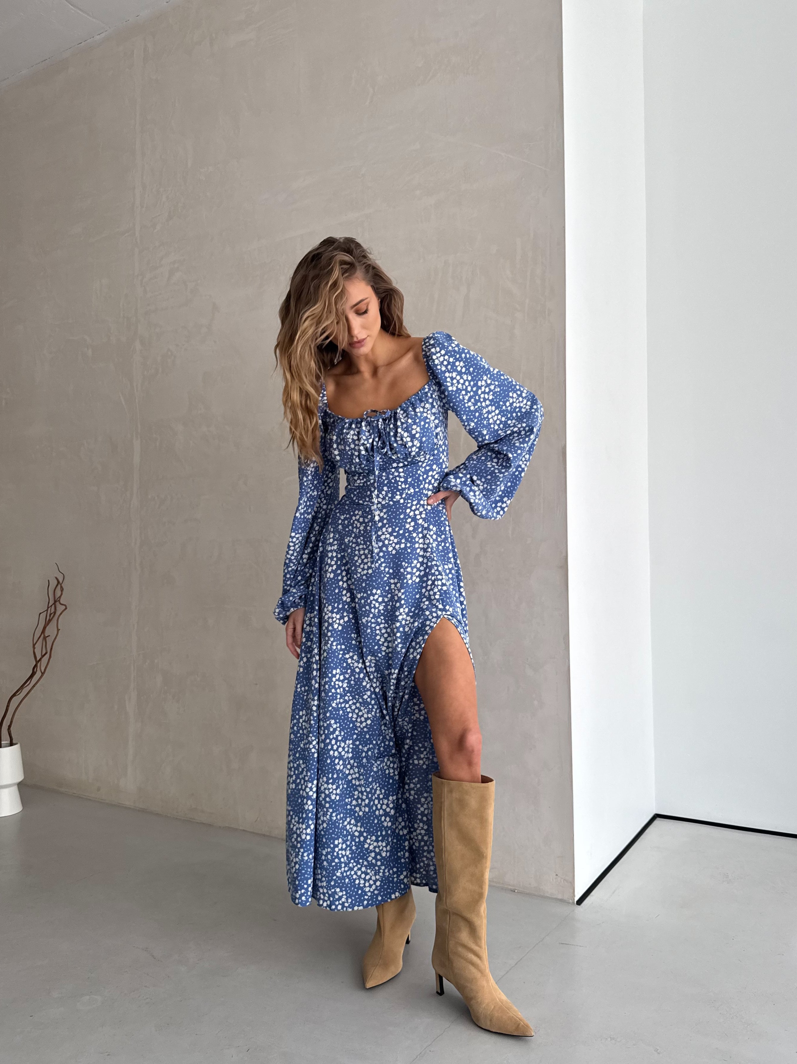 Blue Asti Soft Dress – Feminine Shape with Soft Floral Print