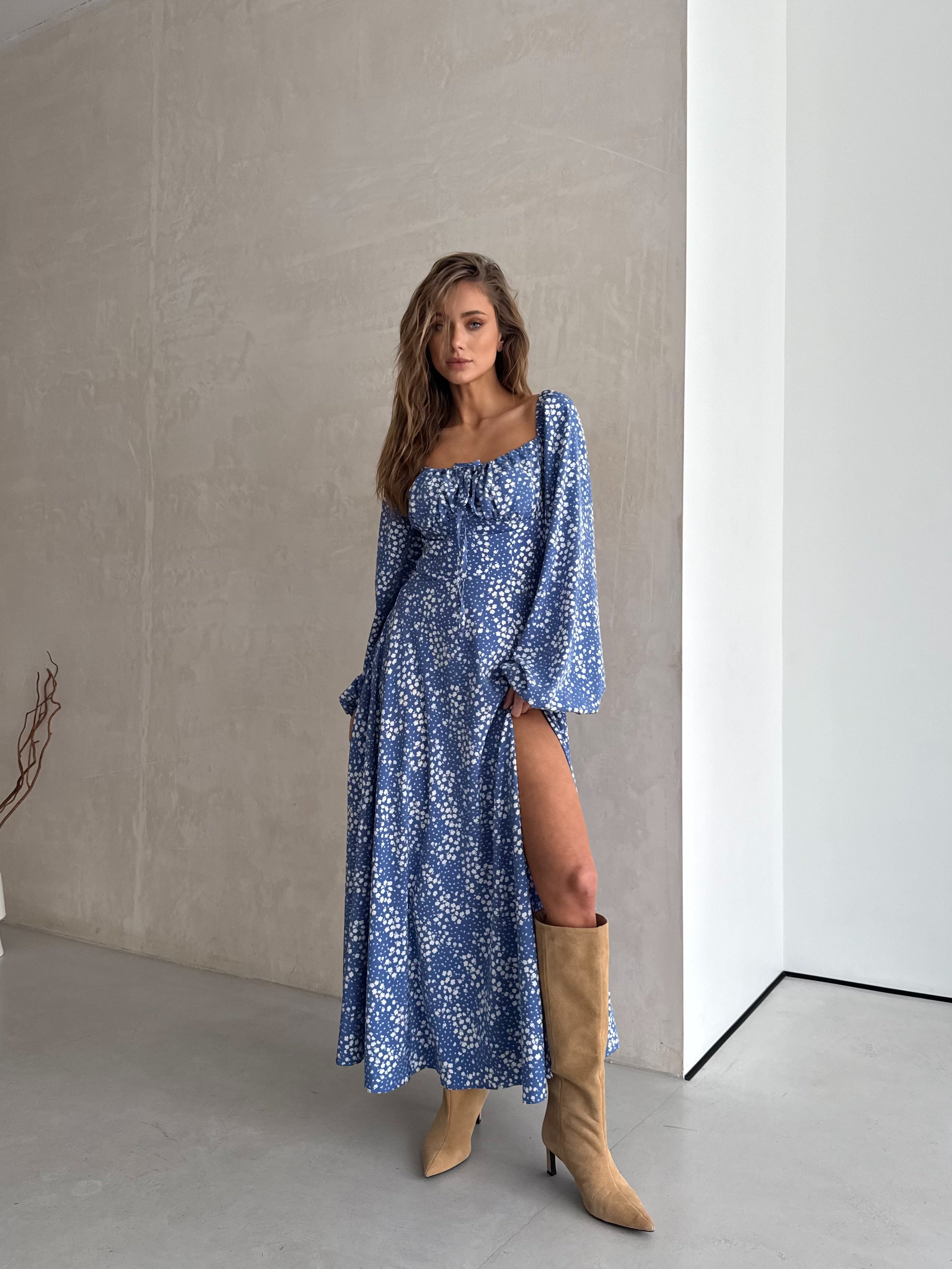 Blue Asti Soft Dress – Feminine Shape with Soft Floral Print