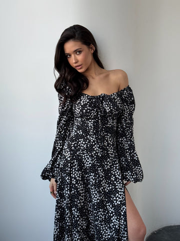 Black Asti Soft Dress – Elegant Shape and Effortless Confidence