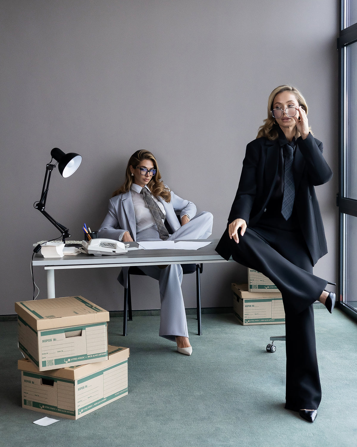 Women's Tailored Suit Set: Blazer and Trousers in Viscose Blend