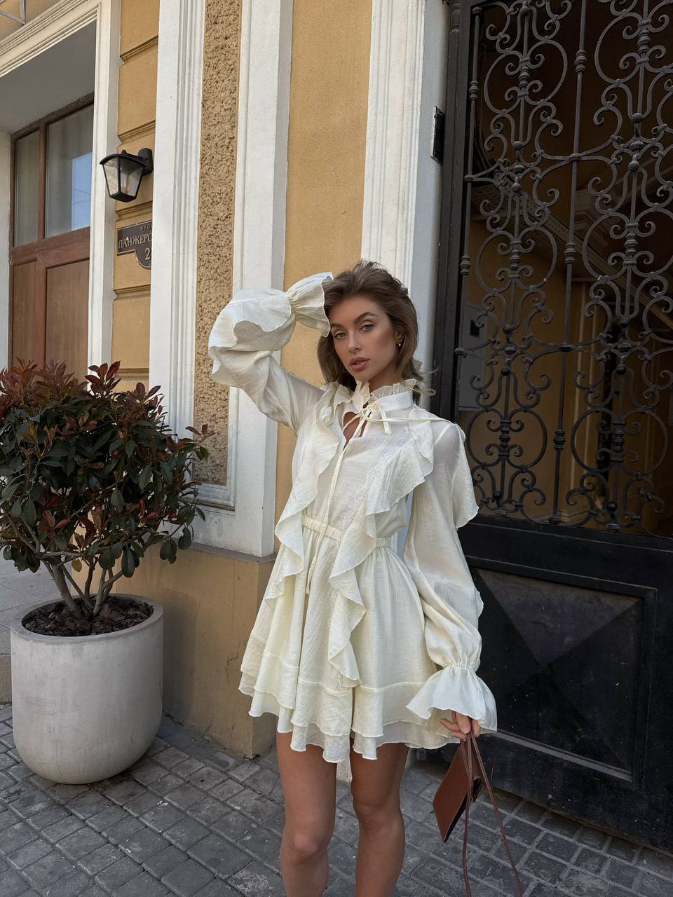 Dress “Mimi” – Timeless Elegance in Delicate Lace