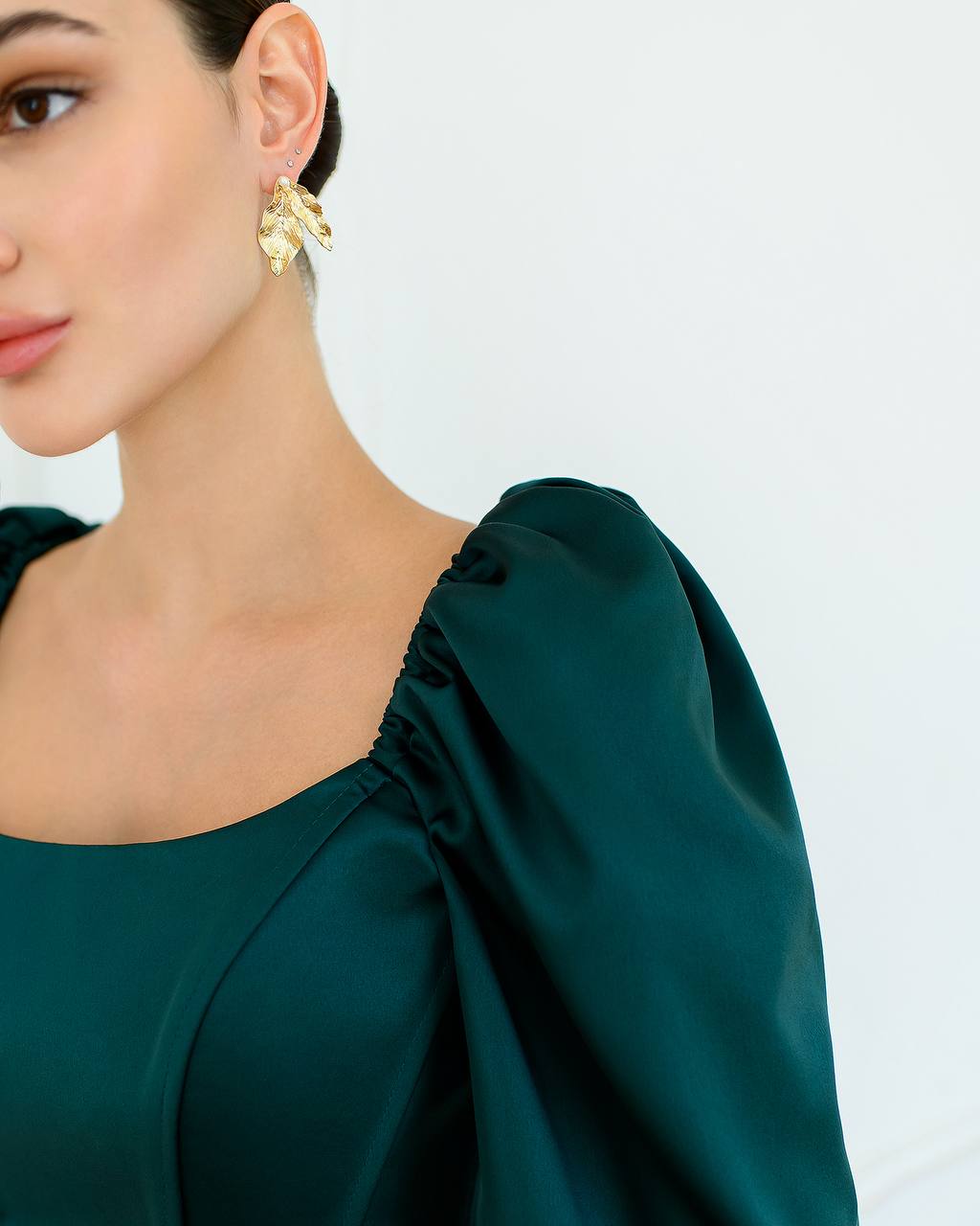Women's Fitted Mini Dress in Premium-Quality Thick Mango Satin