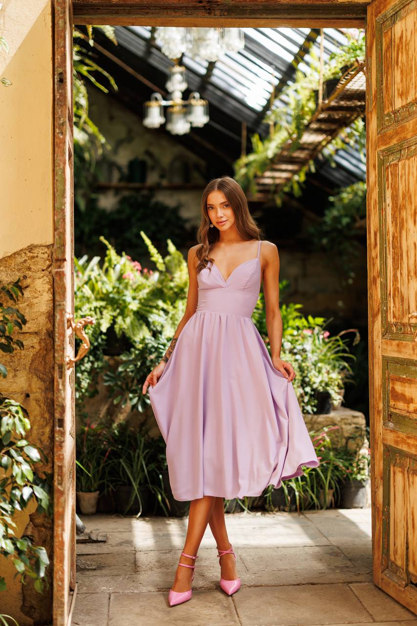 Sany Elegant Midi Dress with Flowing Premium Knit Fabric