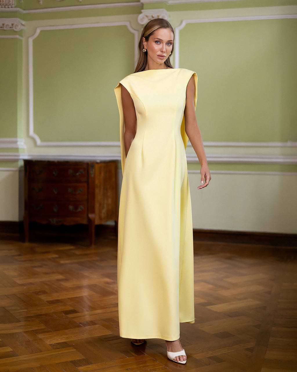 Tailored Dress in Premium Twill with Elegant Silhouette