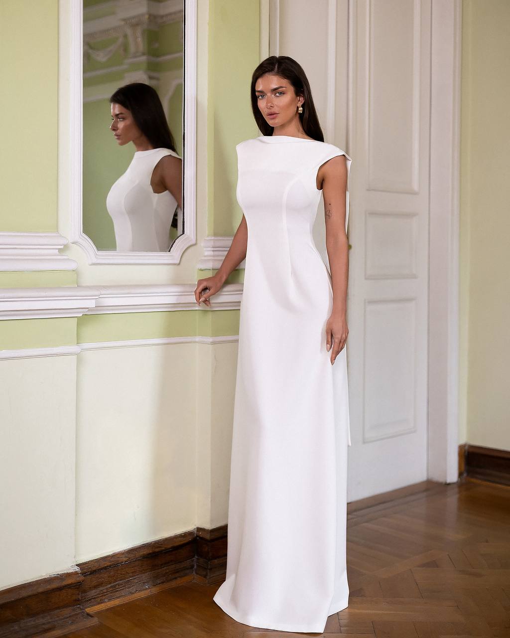 Tailored Dress in Premium Twill with Elegant Silhouette