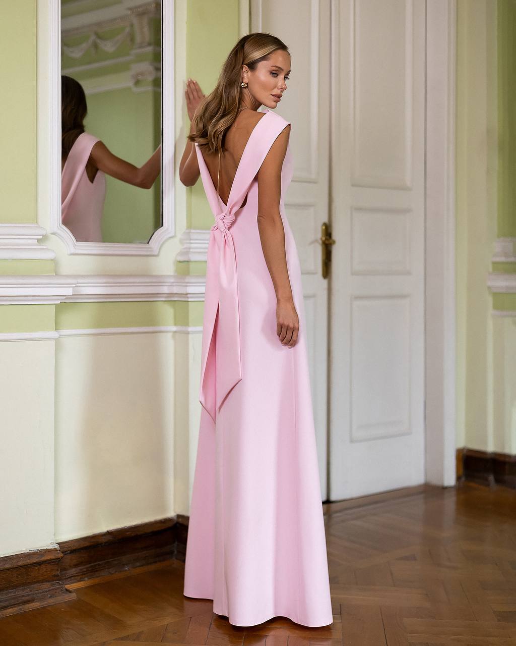 Tailored Dress in Premium Twill with Elegant Silhouette