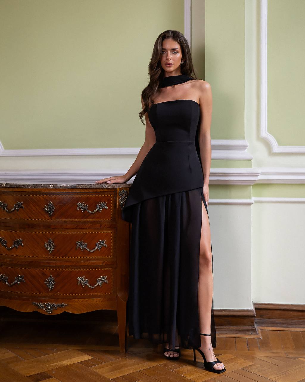 Elegant Corset Dress Set in Crepe de Chine & Vindi Chiffon