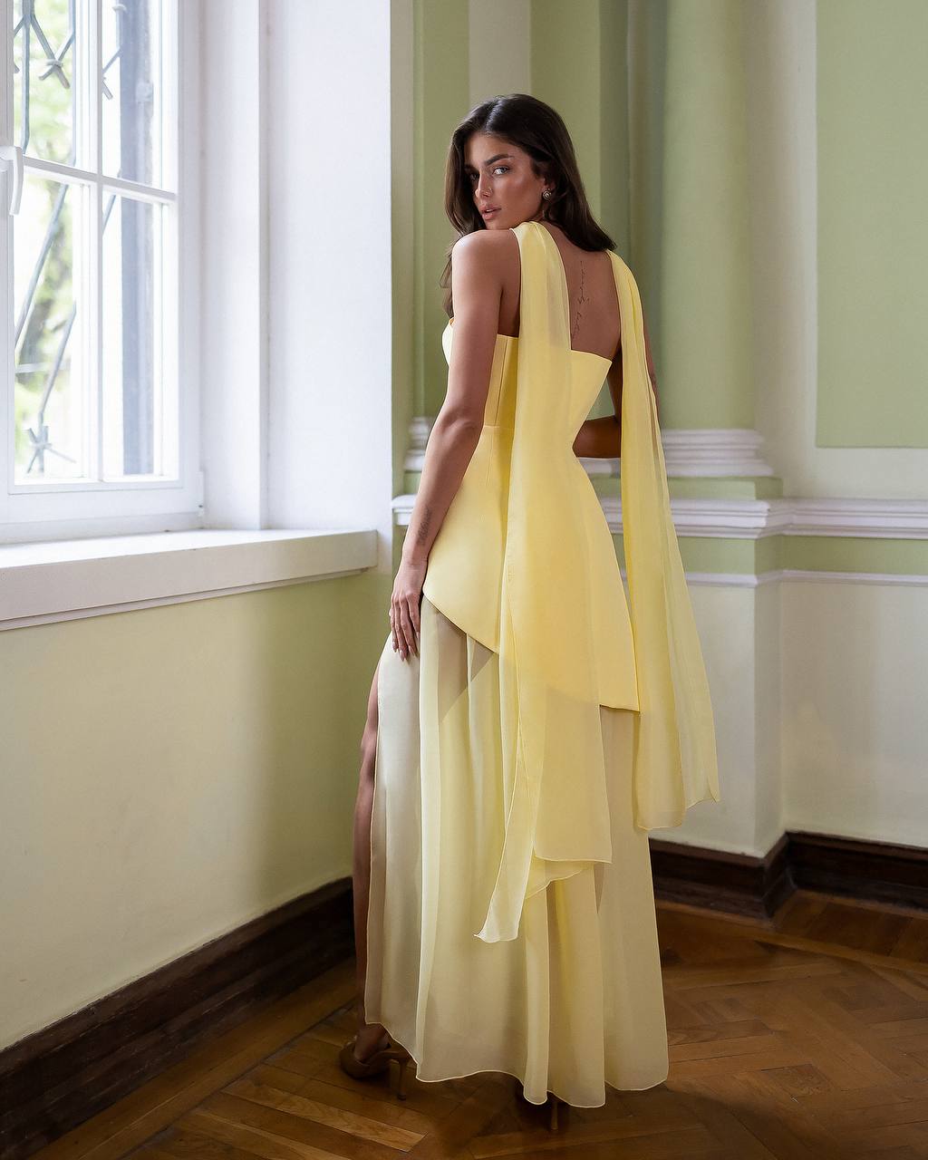 Elegant Corset Dress Set in Crepe de Chine & Vindi Chiffon
