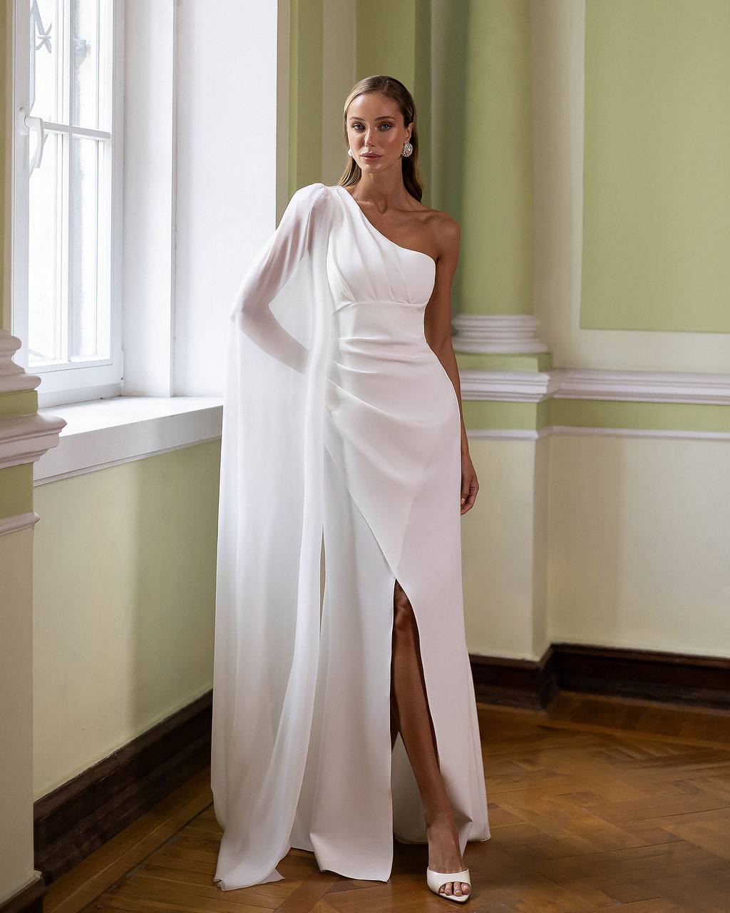 Elegant Crepe de Chine Dress with Windy Chiffon Sleeves