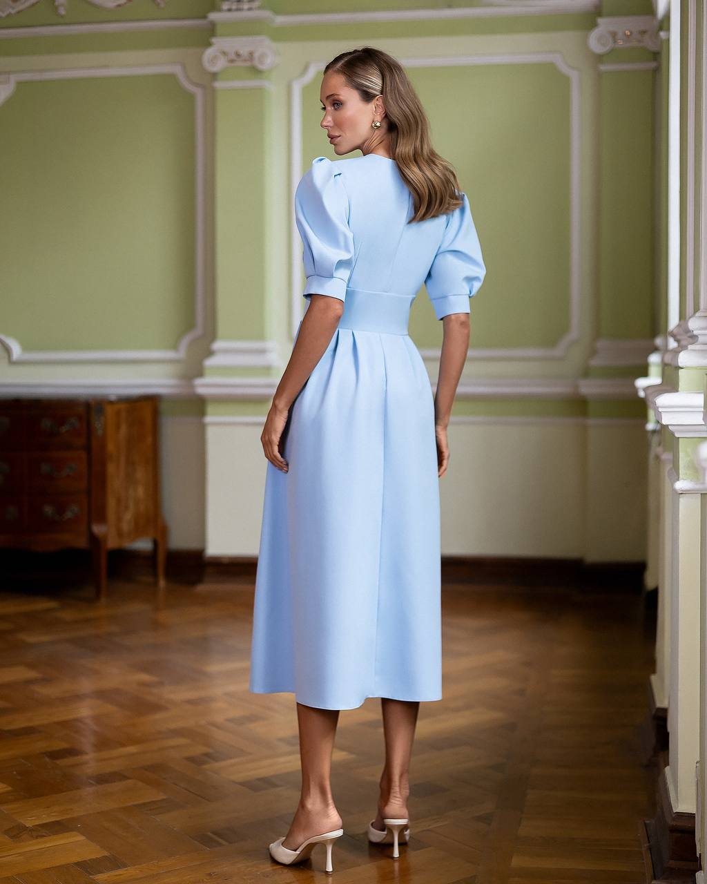 Premium Crepe de Chine Midi Dress with Tailored Silhouette