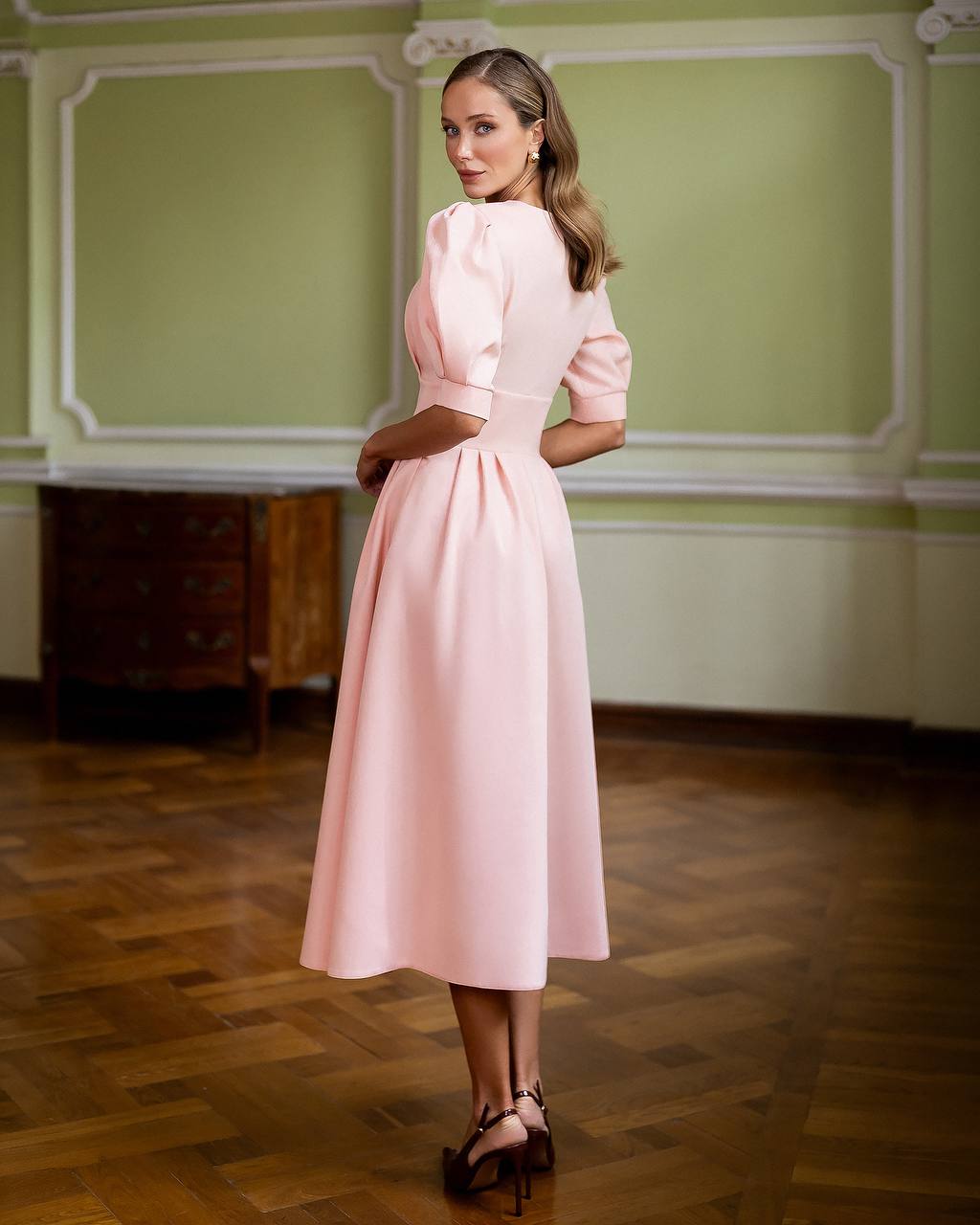 Premium Crepe de Chine Midi Dress with Tailored Silhouette