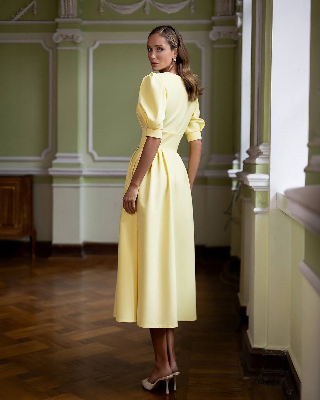 Premium Crepe de Chine Midi Dress with Tailored Silhouette