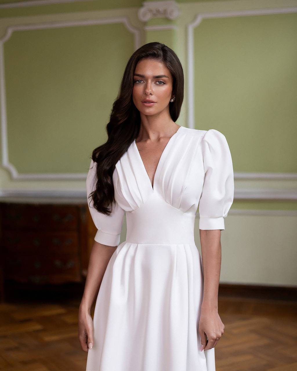 Premium Crepe de Chine Midi Dress with Tailored Silhouette