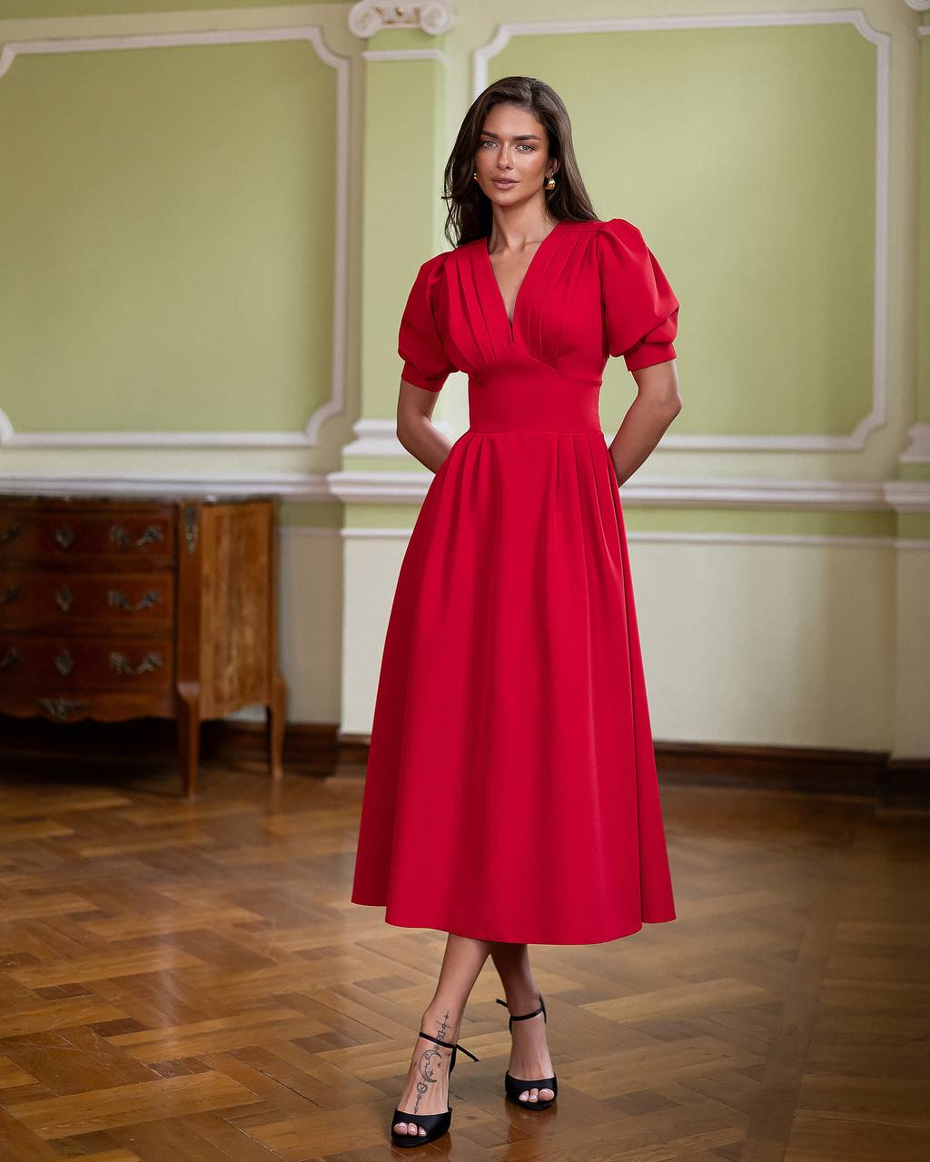 Premium Crepe de Chine Midi Dress with Tailored Silhouette
