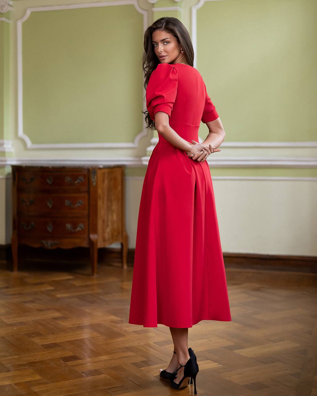 Premium Crepe de Chine Midi Dress with Tailored Silhouette
