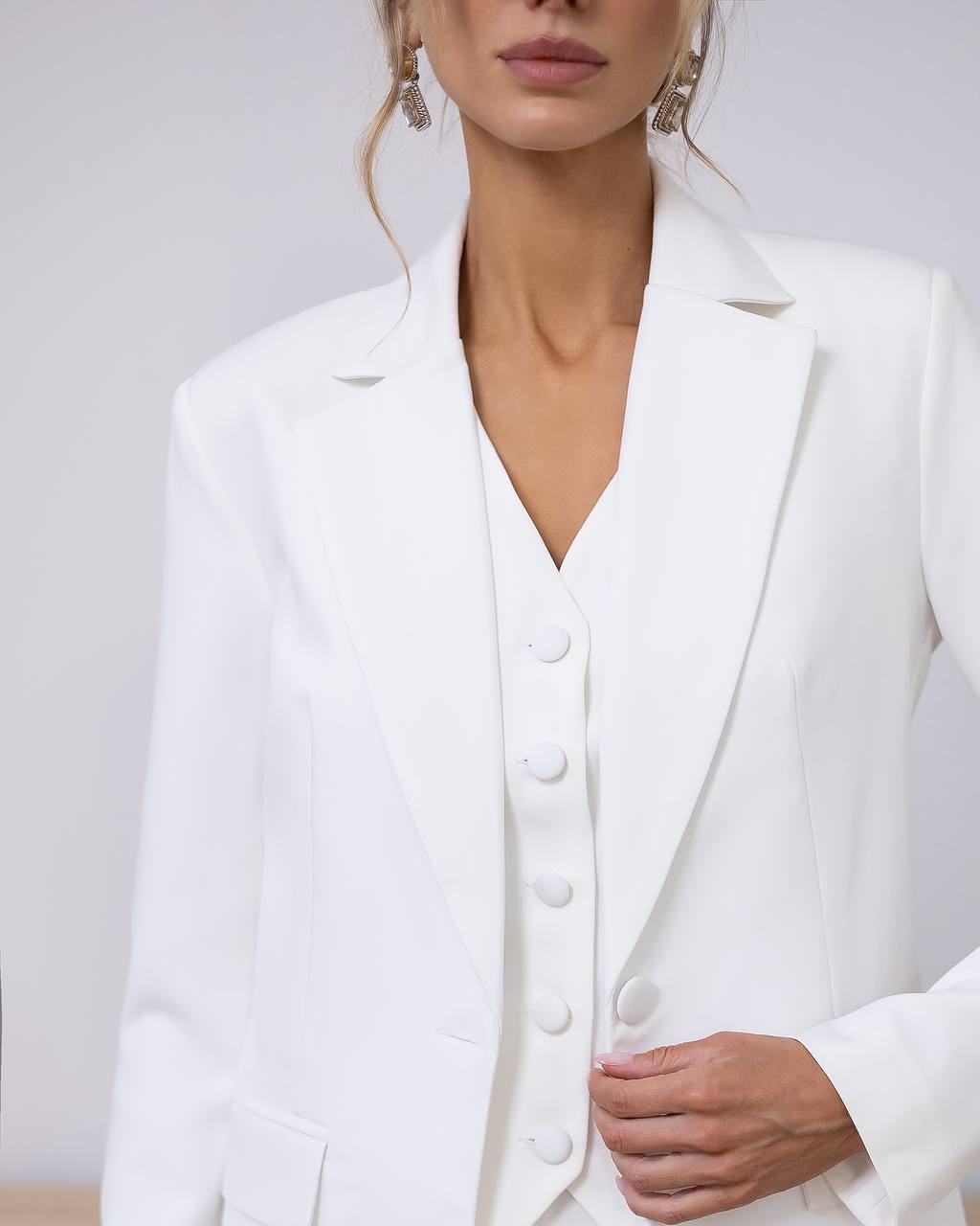 Tailored Suit in Premium Suiting Fabric — Three-Piece Suit with Vest