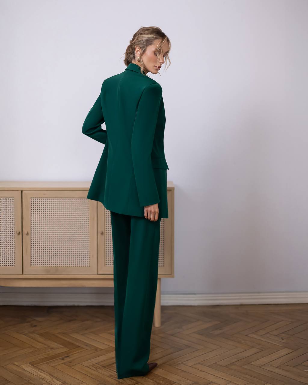 Tailored Suit in Premium Suiting Fabric — Three-Piece Suit with Vest
