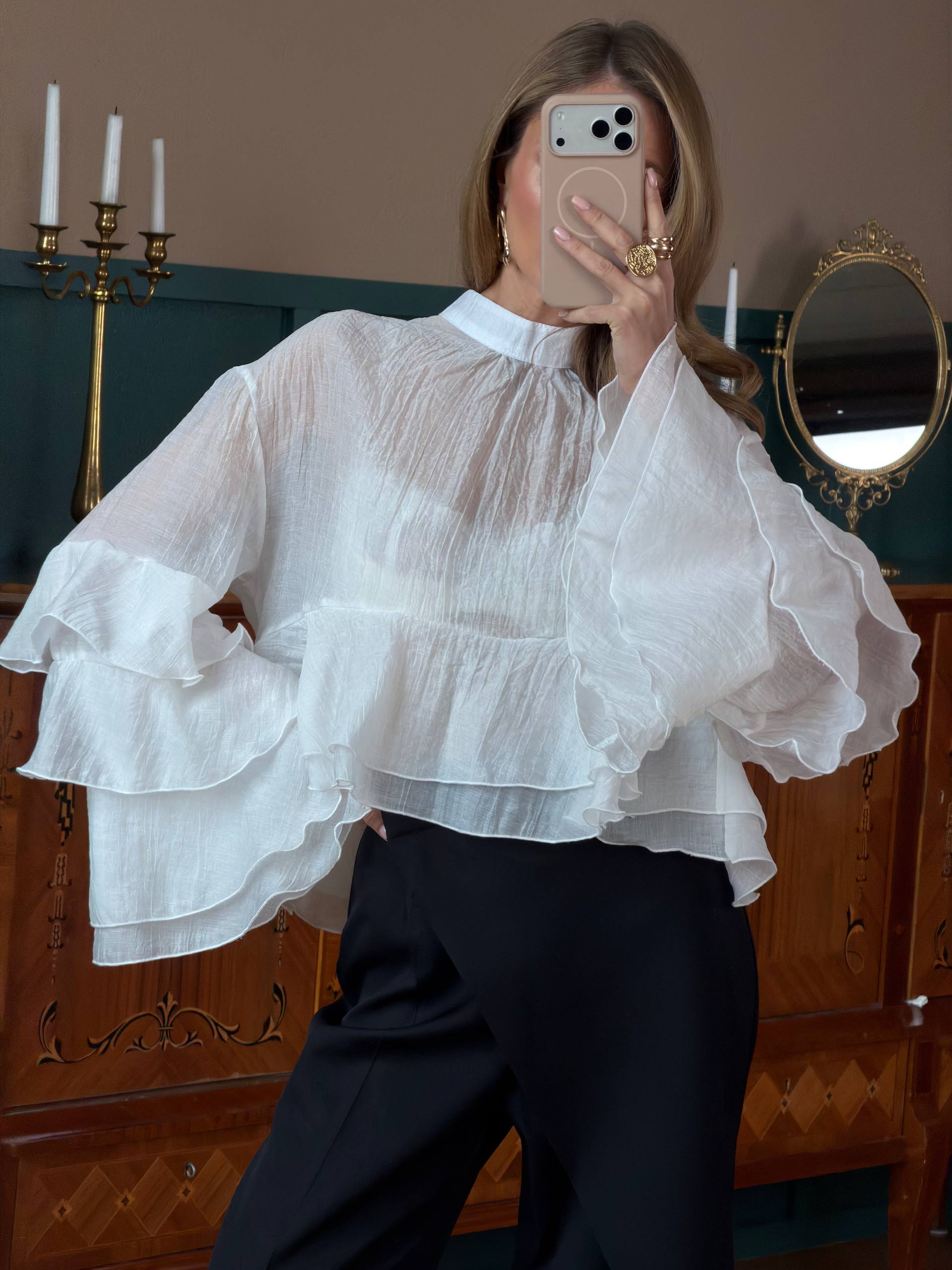 Elegant Tencel Blouse with Statement Sleeves