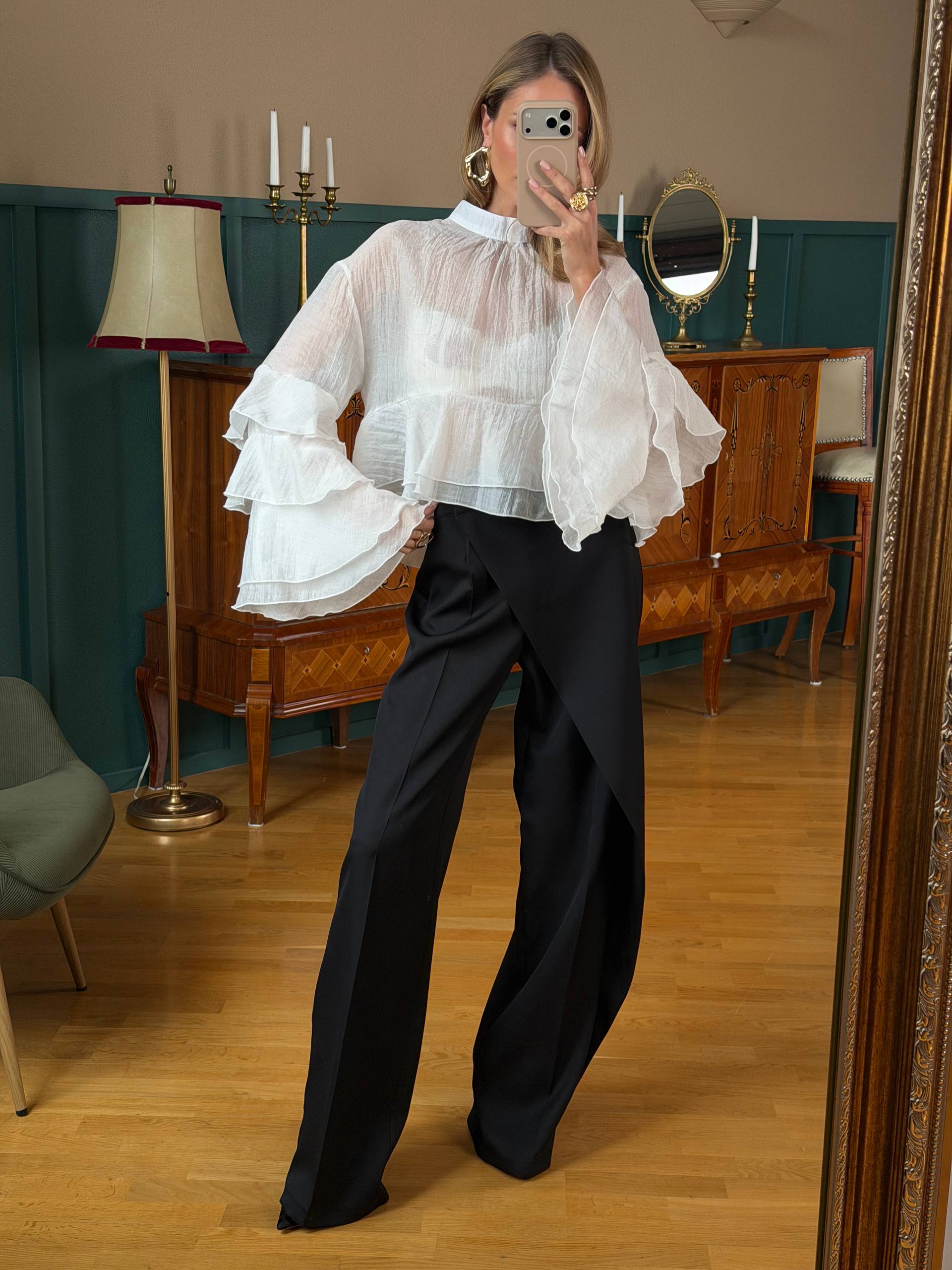 Elegant Tencel Blouse with Statement Sleeves