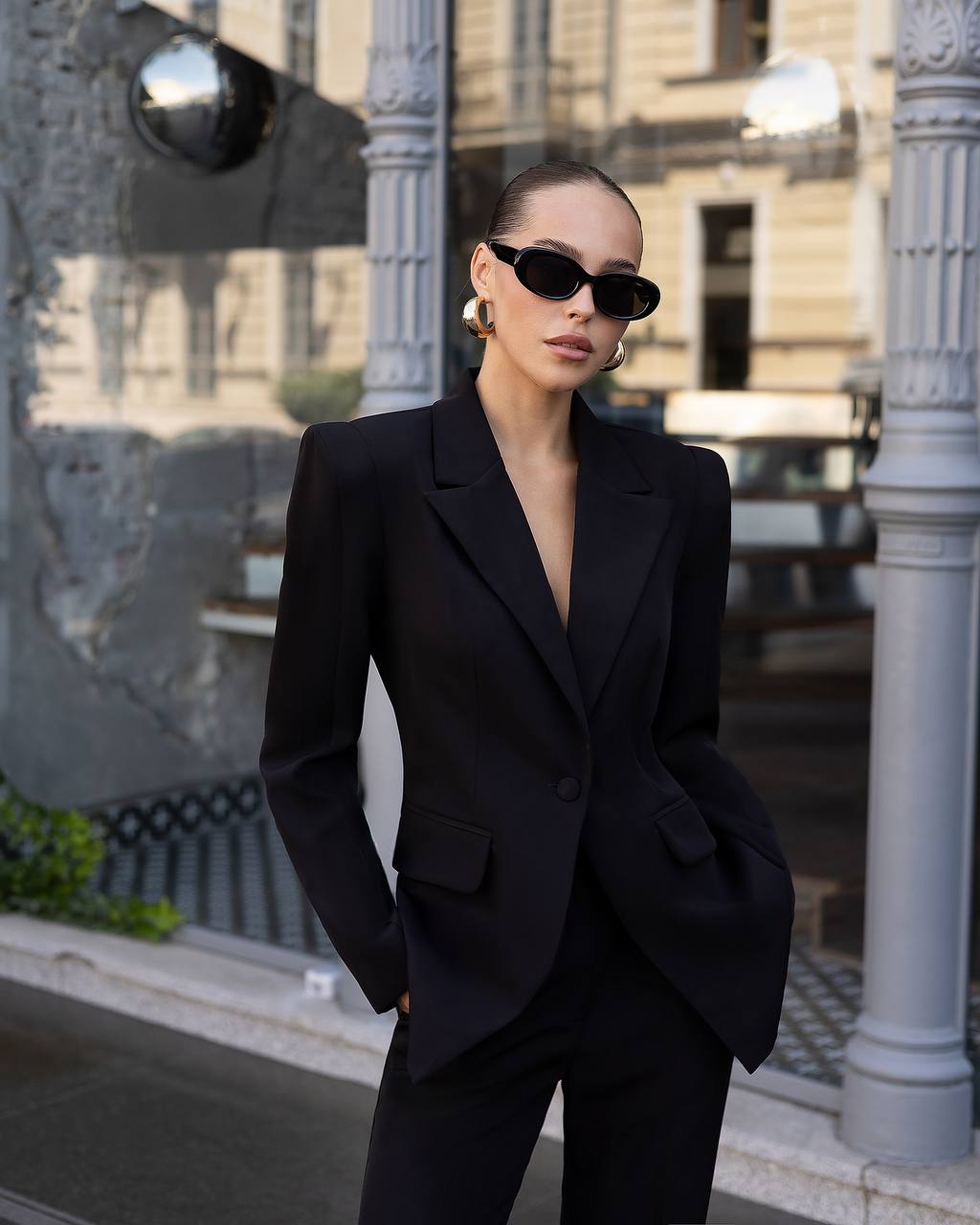 Women's Tailored Suit in Premium Suiting Fabric, Classic Cut