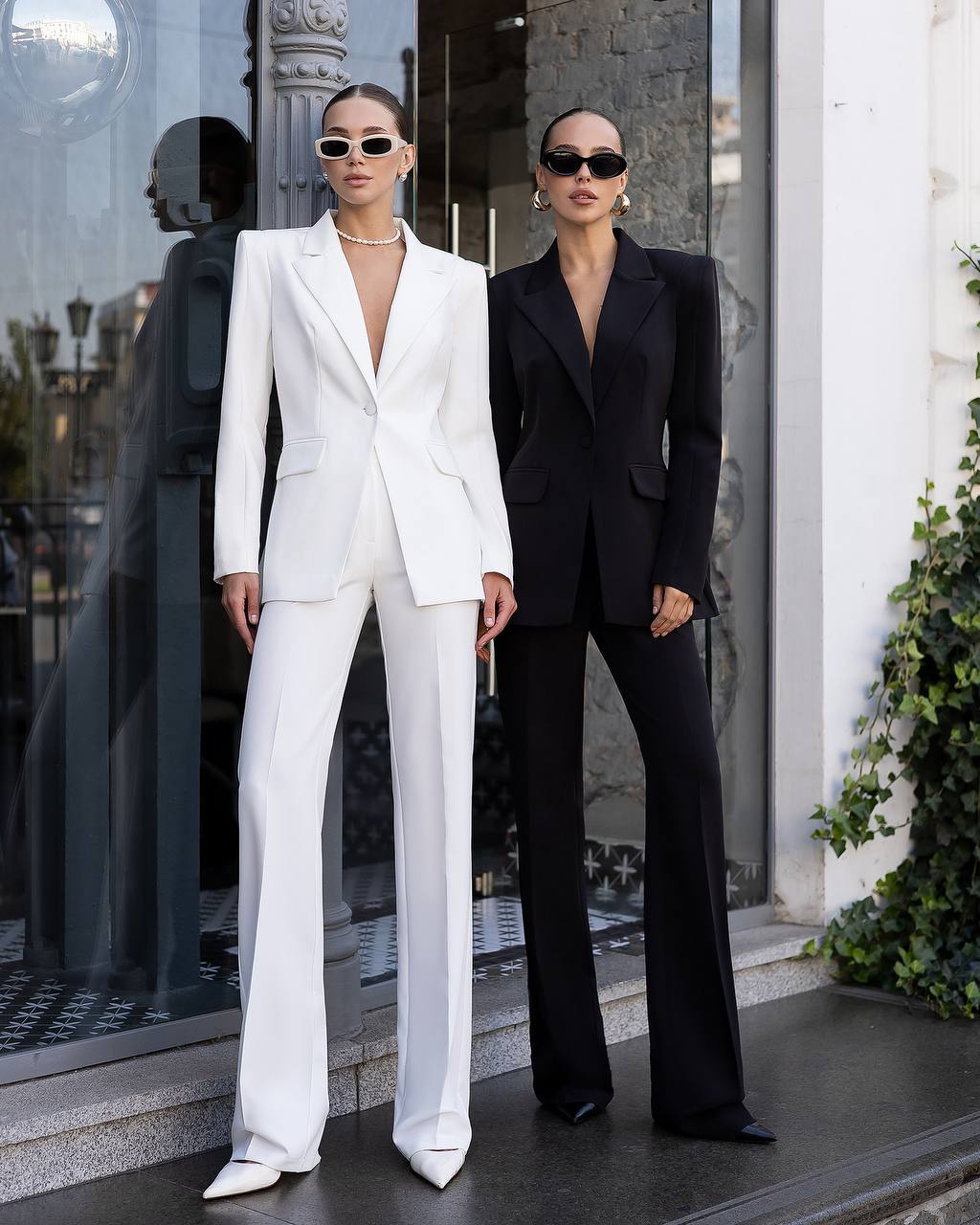 Women's Tailored Suit in Premium Suiting Fabric, Classic Cut