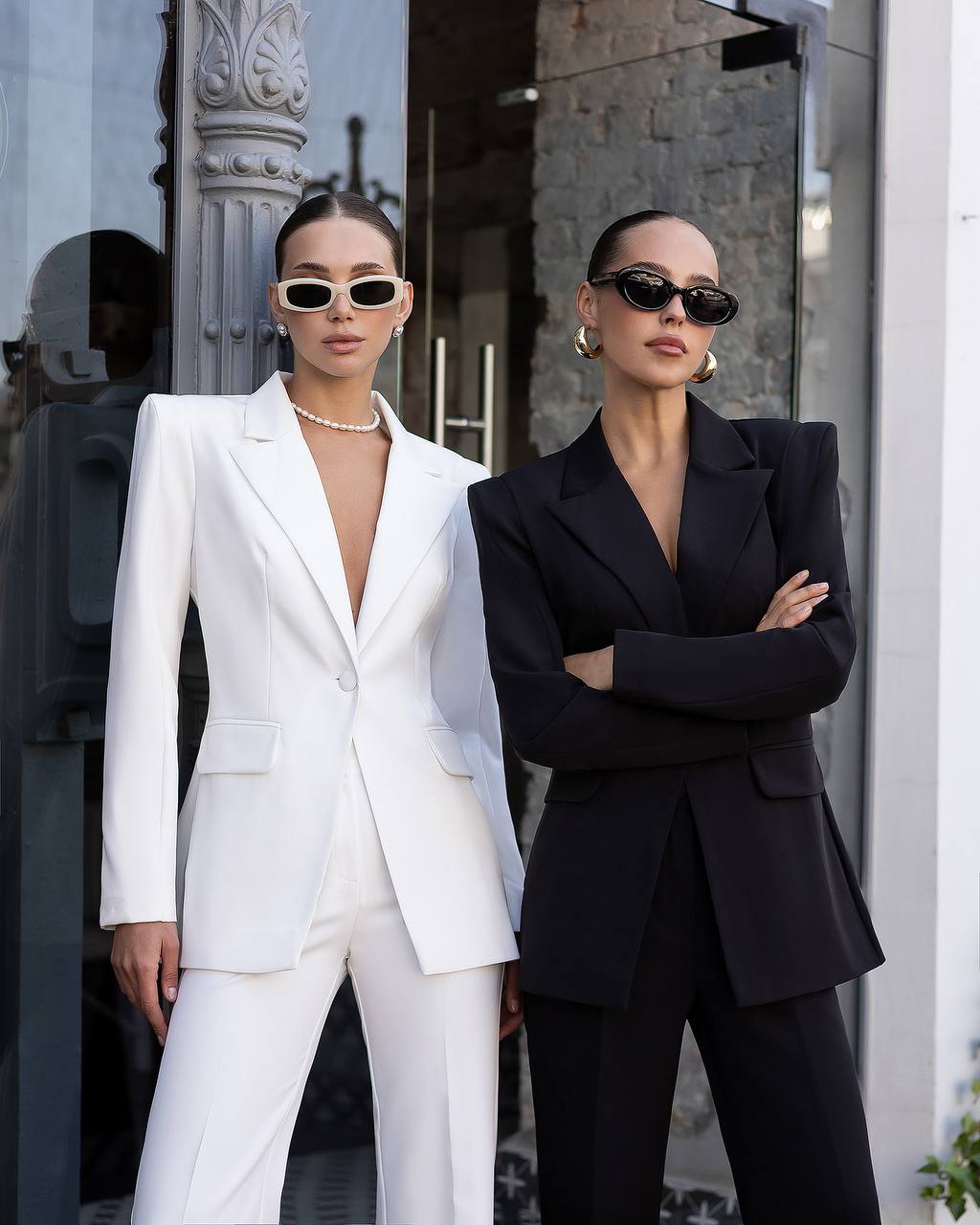 Women's Tailored Suit in Premium Suiting Fabric, Classic Cut