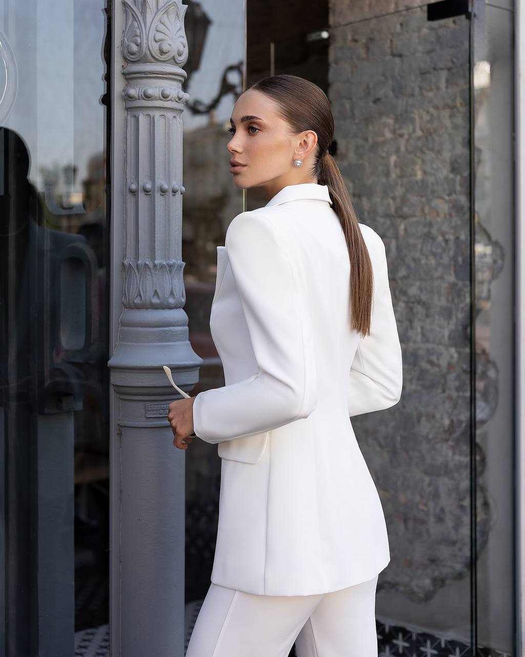 Women's Tailored Suit in Premium Suiting Fabric, Classic Cut