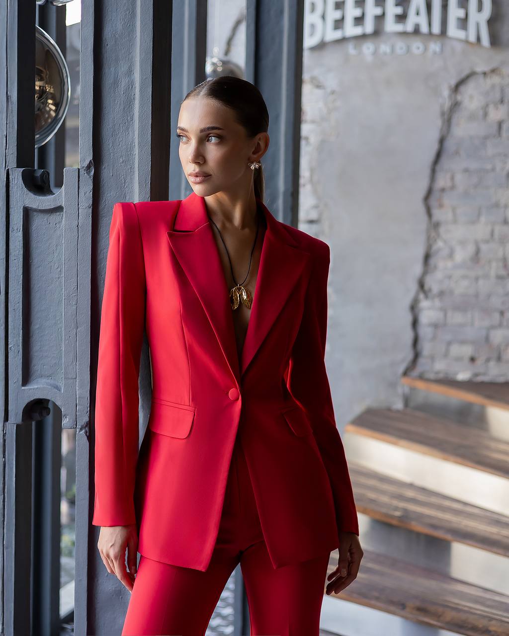 Women's Tailored Suit in Premium Suiting Fabric, Classic Cut