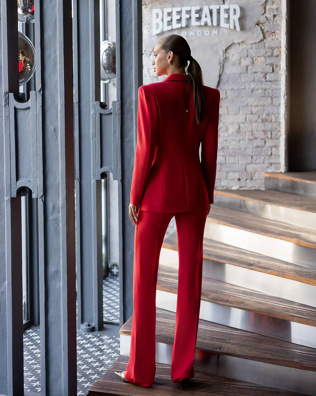 Women's Tailored Suit in Premium Suiting Fabric, Classic Cut