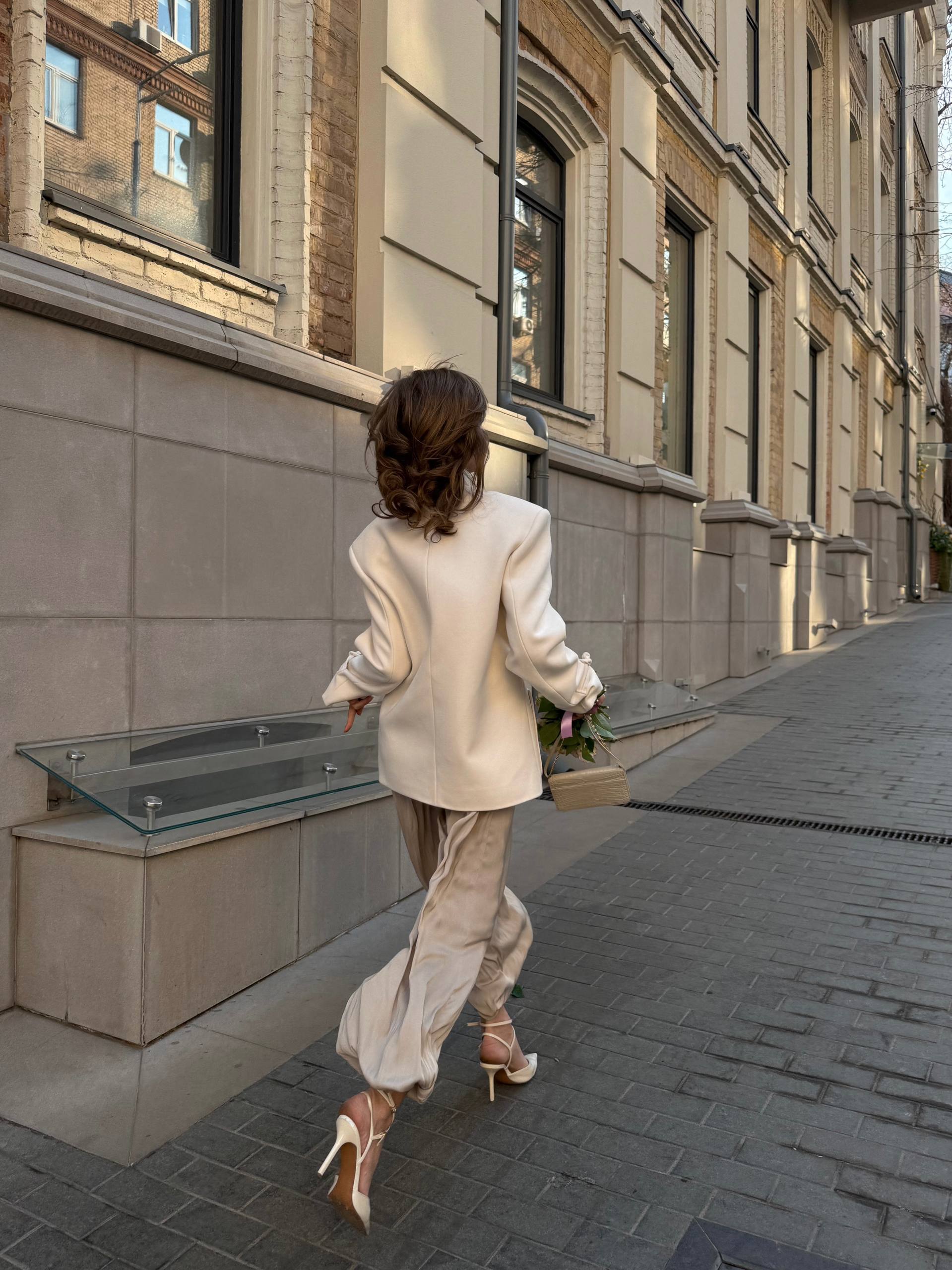 Cropped Cashmere Blend Coat – Elegant Women’s Jacket