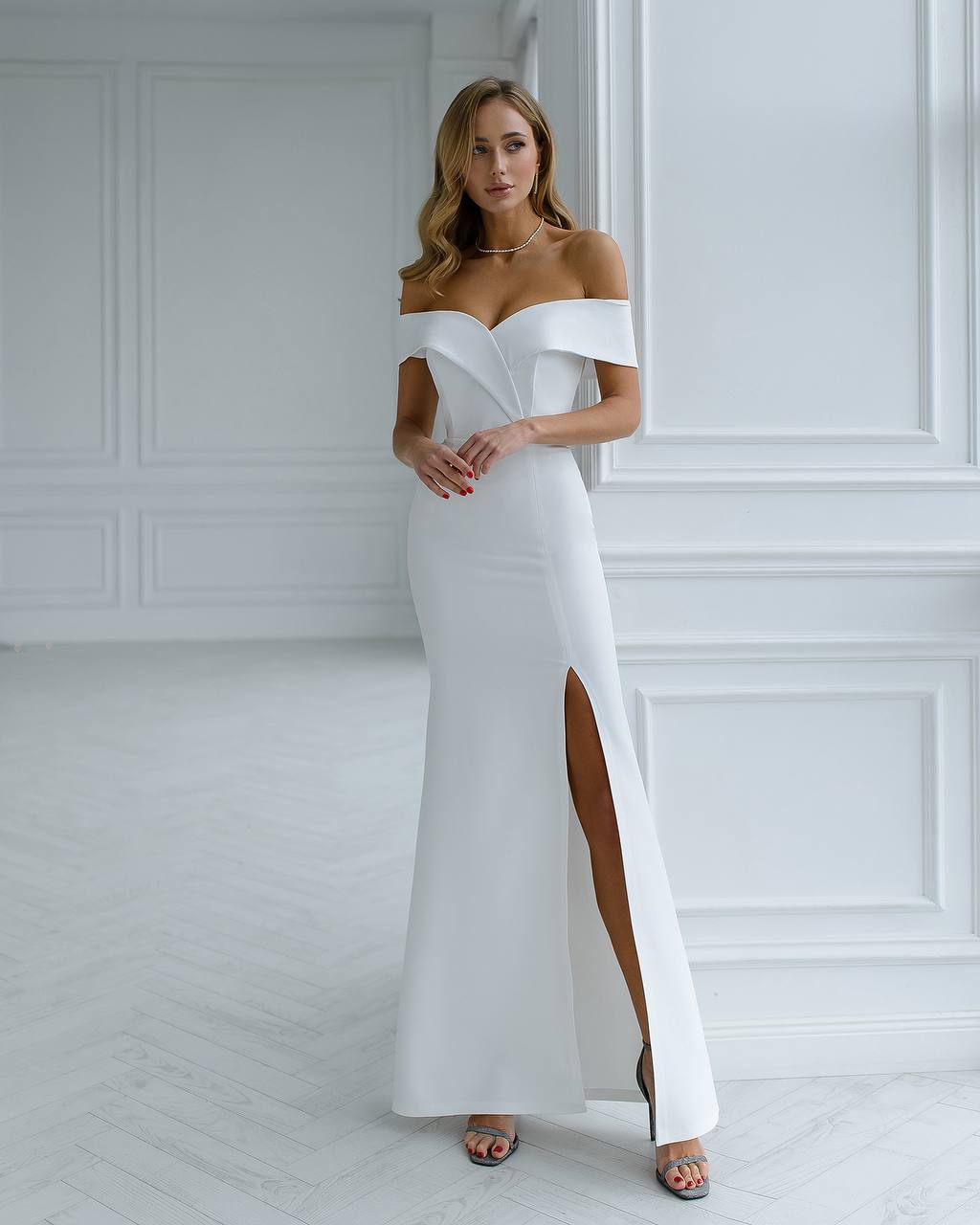 Elegant Women's Dress in Premium Fabric, Classic Evening Style