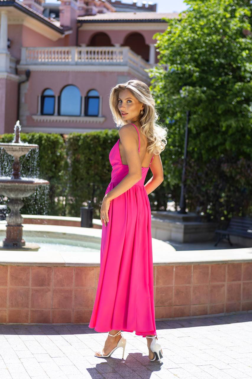 Sany Elegant Midi Dress with Flowing Premium Knit Fabric