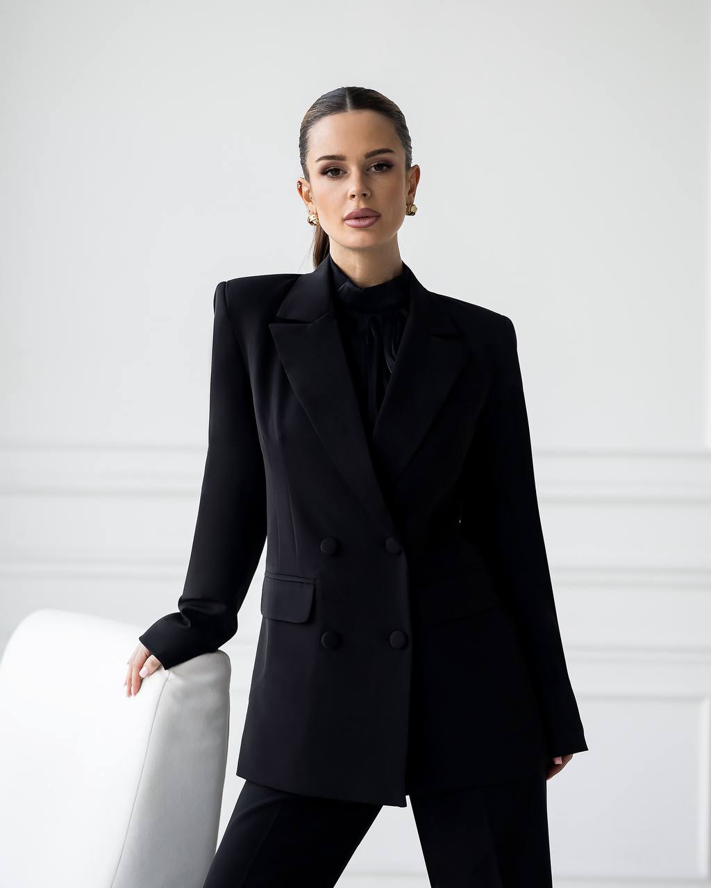 Women's Tailored Set in Premium Suiting Fabric Three-Piece Suit