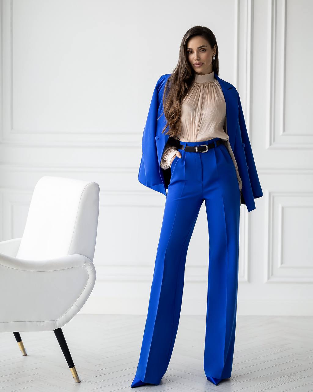 Women's Tailored Set in Premium Suiting Fabric Three-Piece Suit