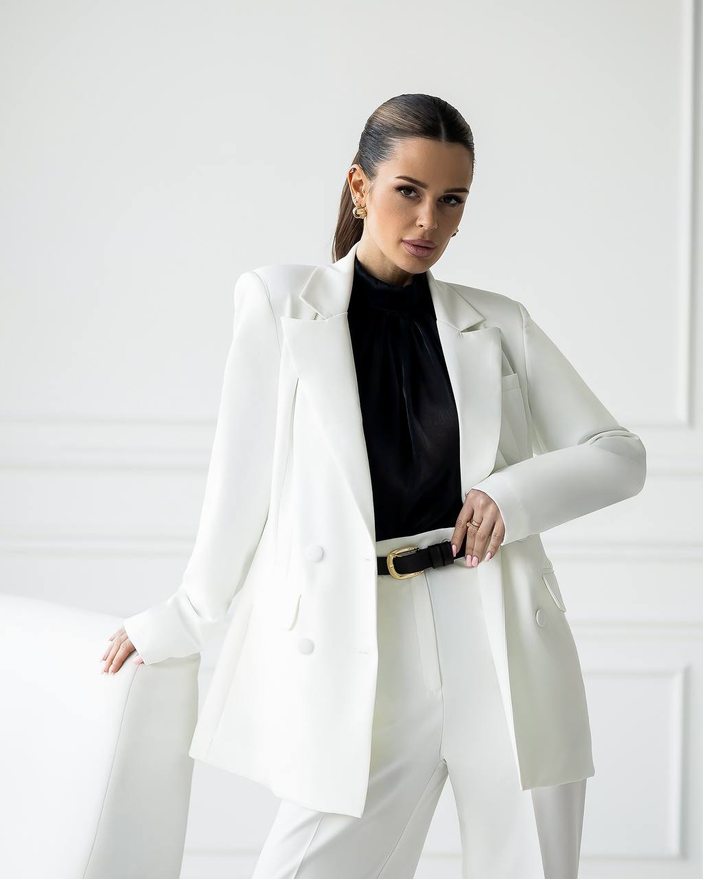 Women's Tailored Set in Premium Suiting Fabric Three-Piece Suit