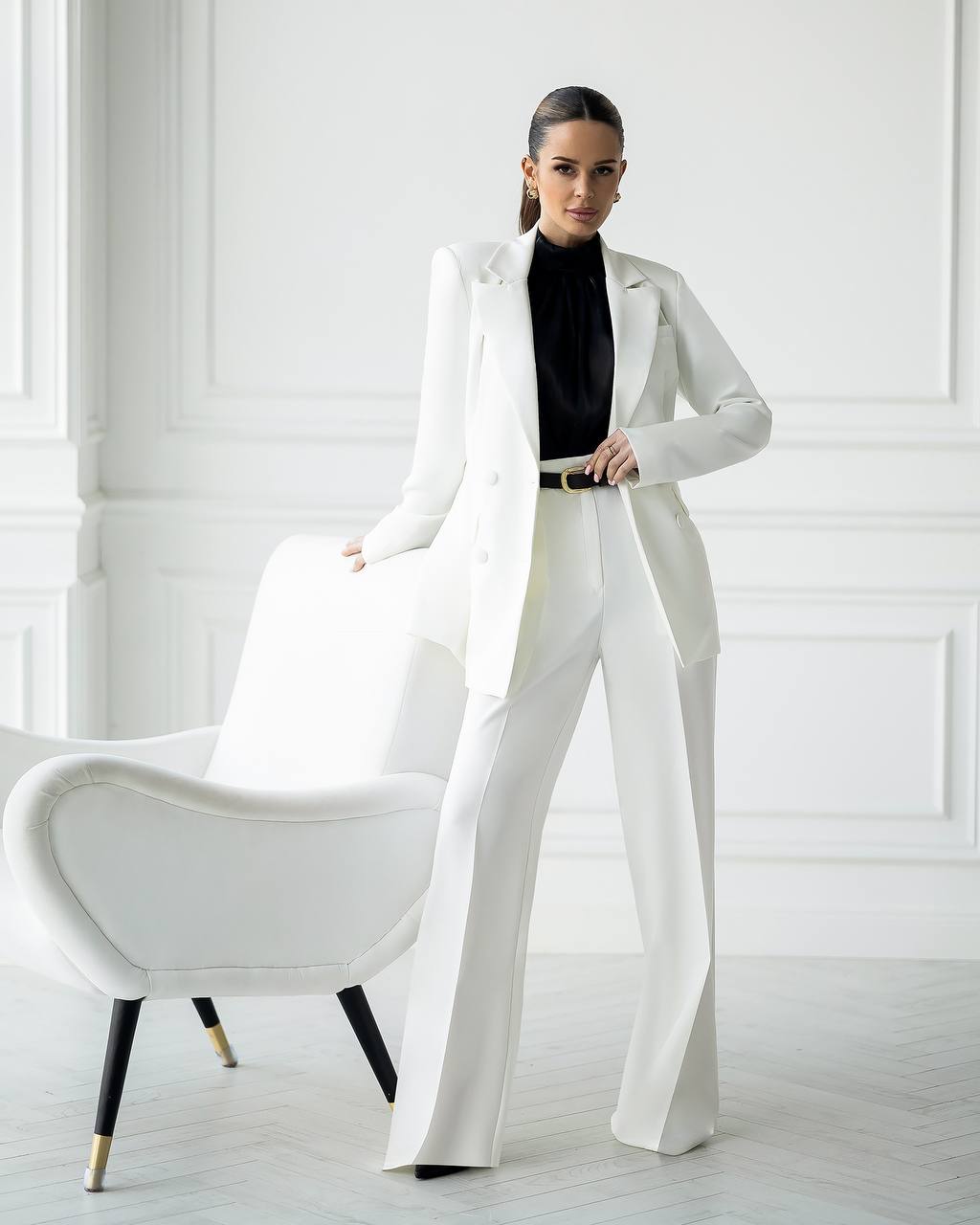 Women's Tailored Set in Premium Suiting Fabric Three-Piece Suit