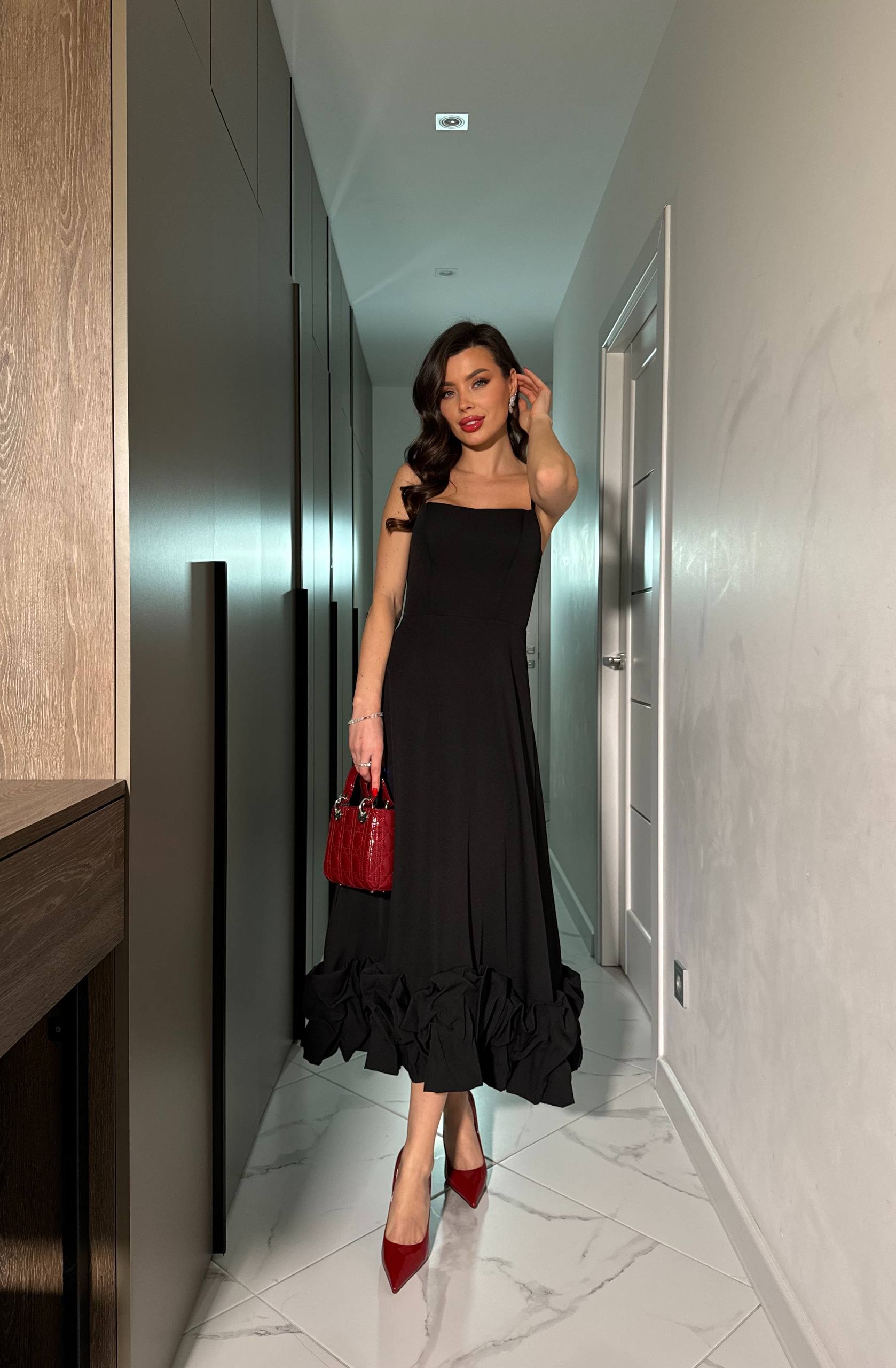 SWAN Dress – Elegant Premium Crepe Dress with Feminine Silhouette
