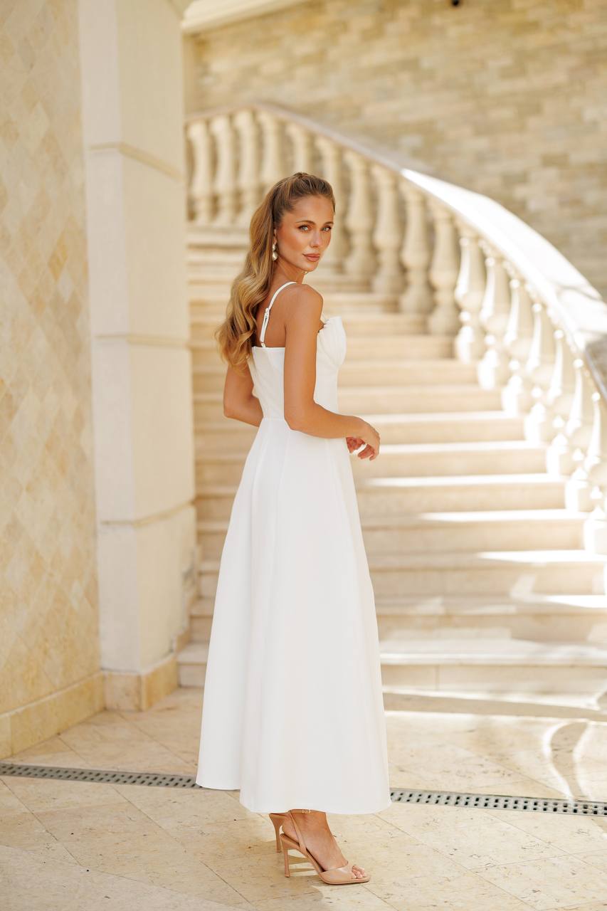 Elegant Midi Crepe Dress with Pleated Bust and Side Slits