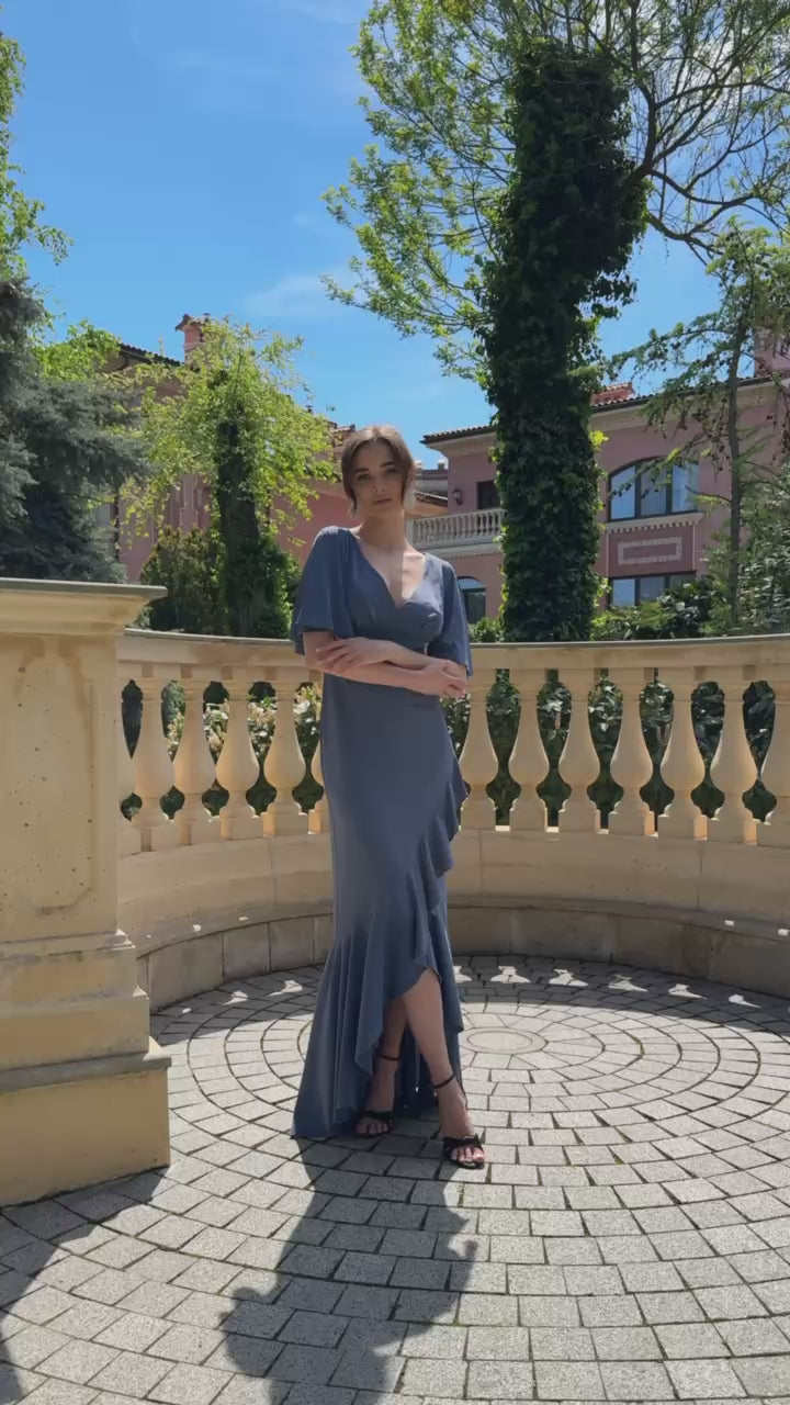 Elegant Crepe Silk Evening Maxi Dress with High-Low Hemline