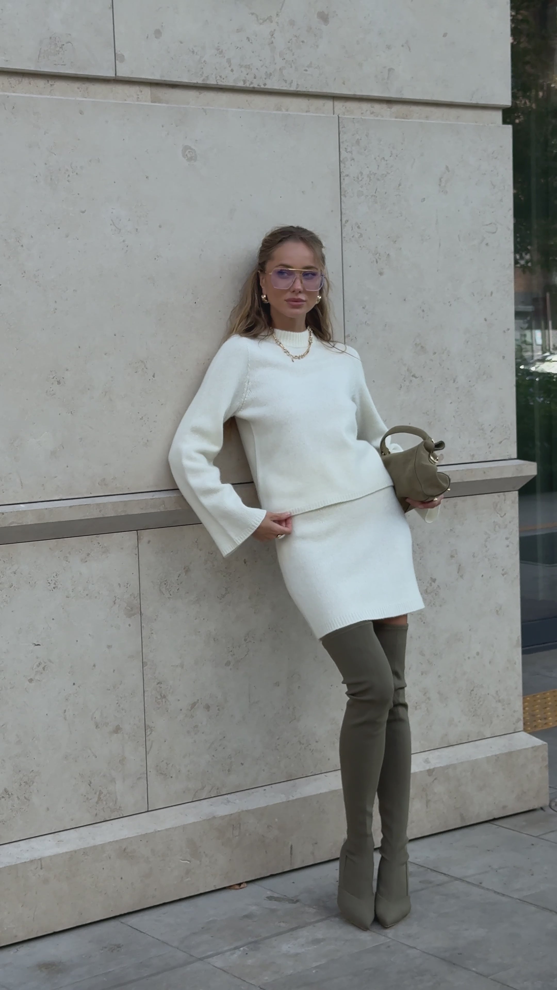 Melania Wool Set – Soft Knit Sweater & Mini Skirt Two-Piece Outfit