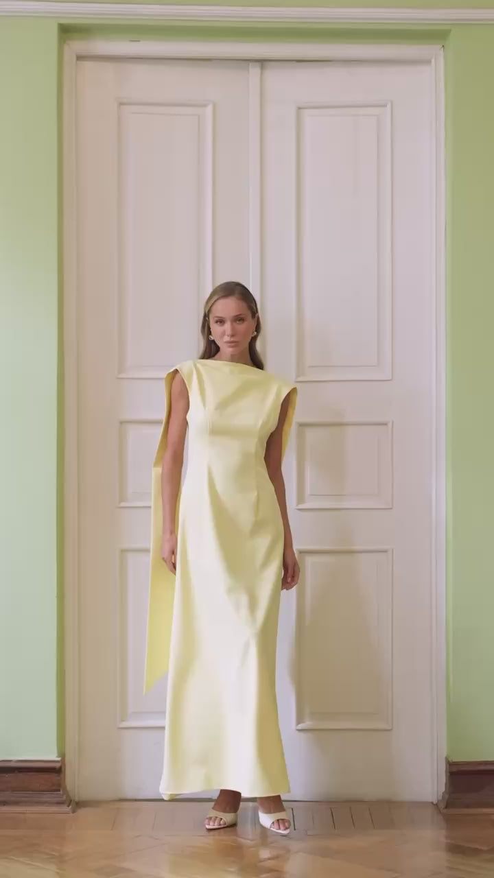 Tailored Dress in Premium Twill with Elegant Silhouette