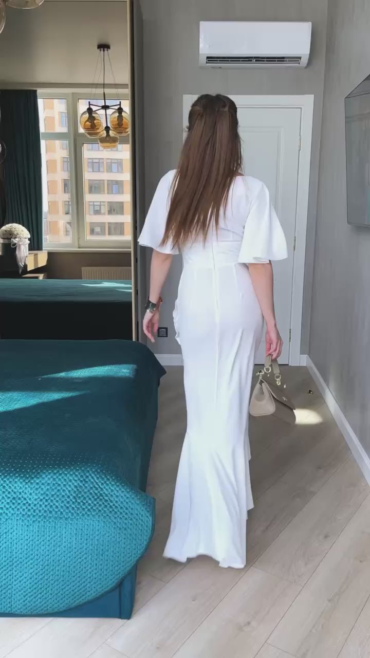 Elegant Crepe Silk Evening Maxi Dress with High-Low Hemline